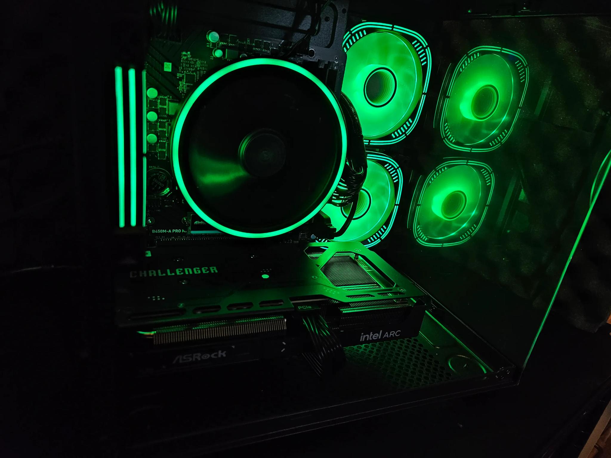 Dark side gaming rig Ryzen 5 / 32GB DDR4/ 1TB SSD / Intel Arc B570