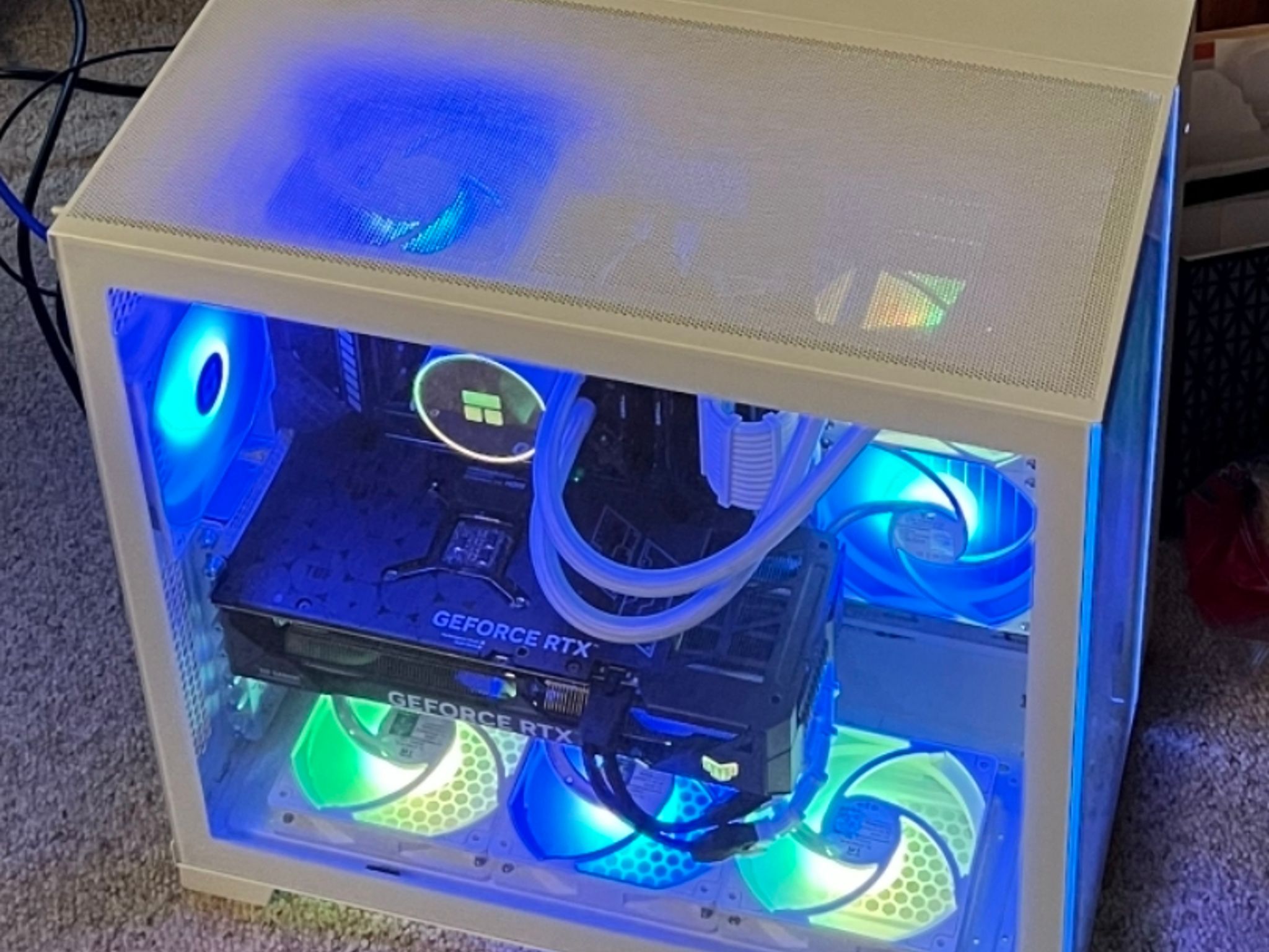 White Gaming PC – RTX 4070 SUPER / Ryzen 5 5600 / 32GB