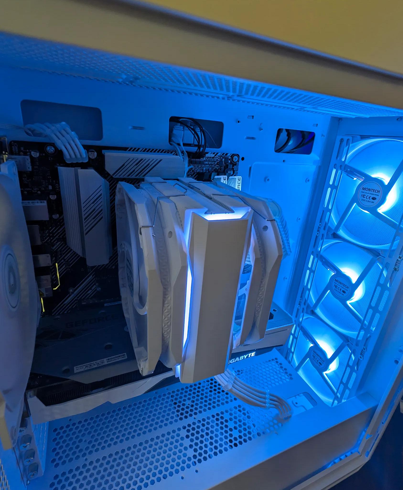 ❄️🧊👻FROZEN GHOST👻🧊❄️CUSTOM WHITE RTX 3060 12GB|AMD RYZEN 5 3600|ASUS PRIME B550-PLUS|1080P BEAST