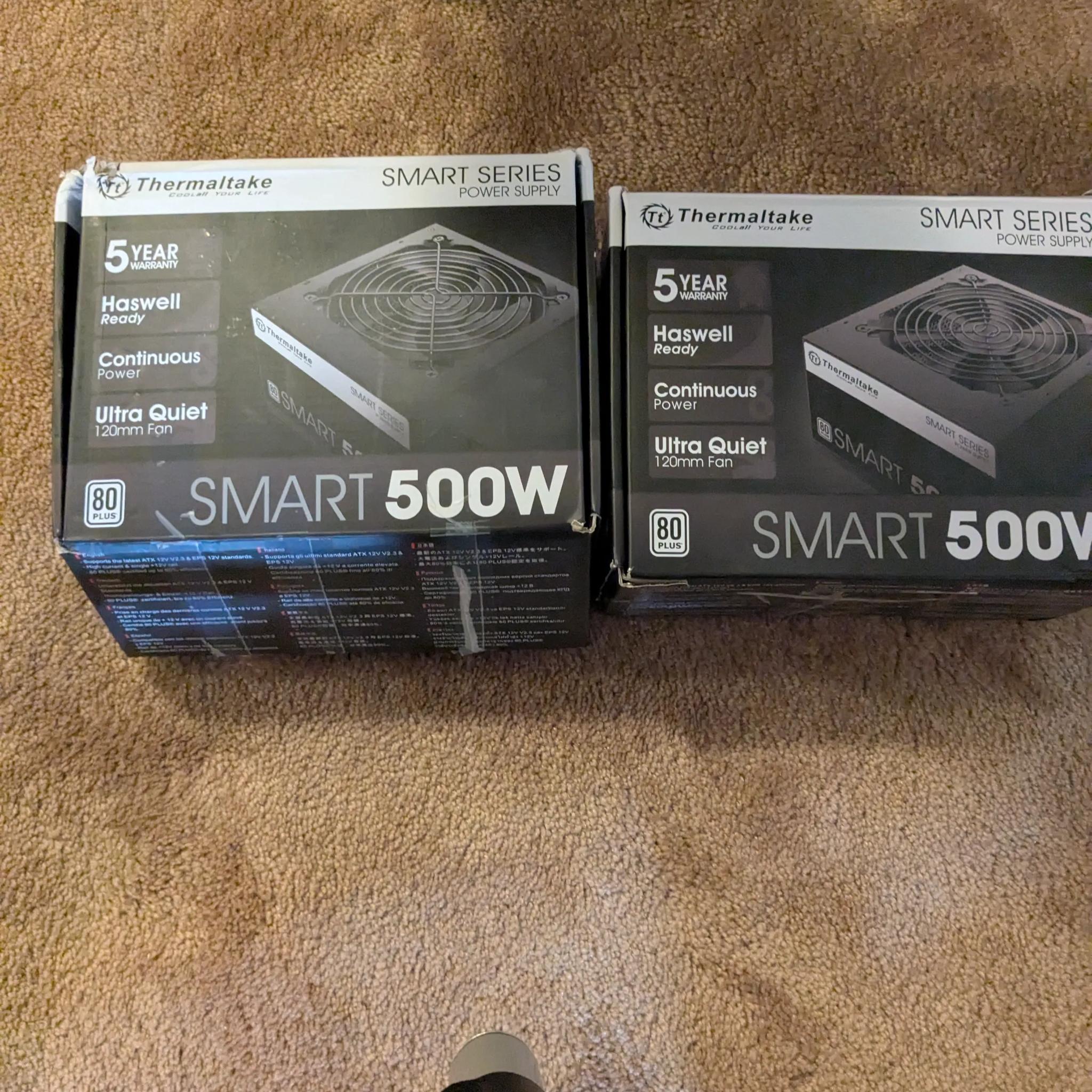 Lot of two thermaltake smart 500 w power supplies. Four parts are not working