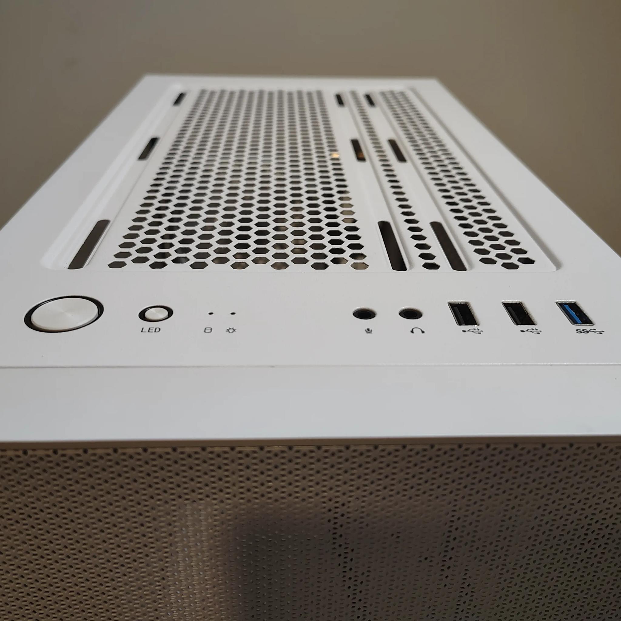 READ Antec RGB Tower Case ATX