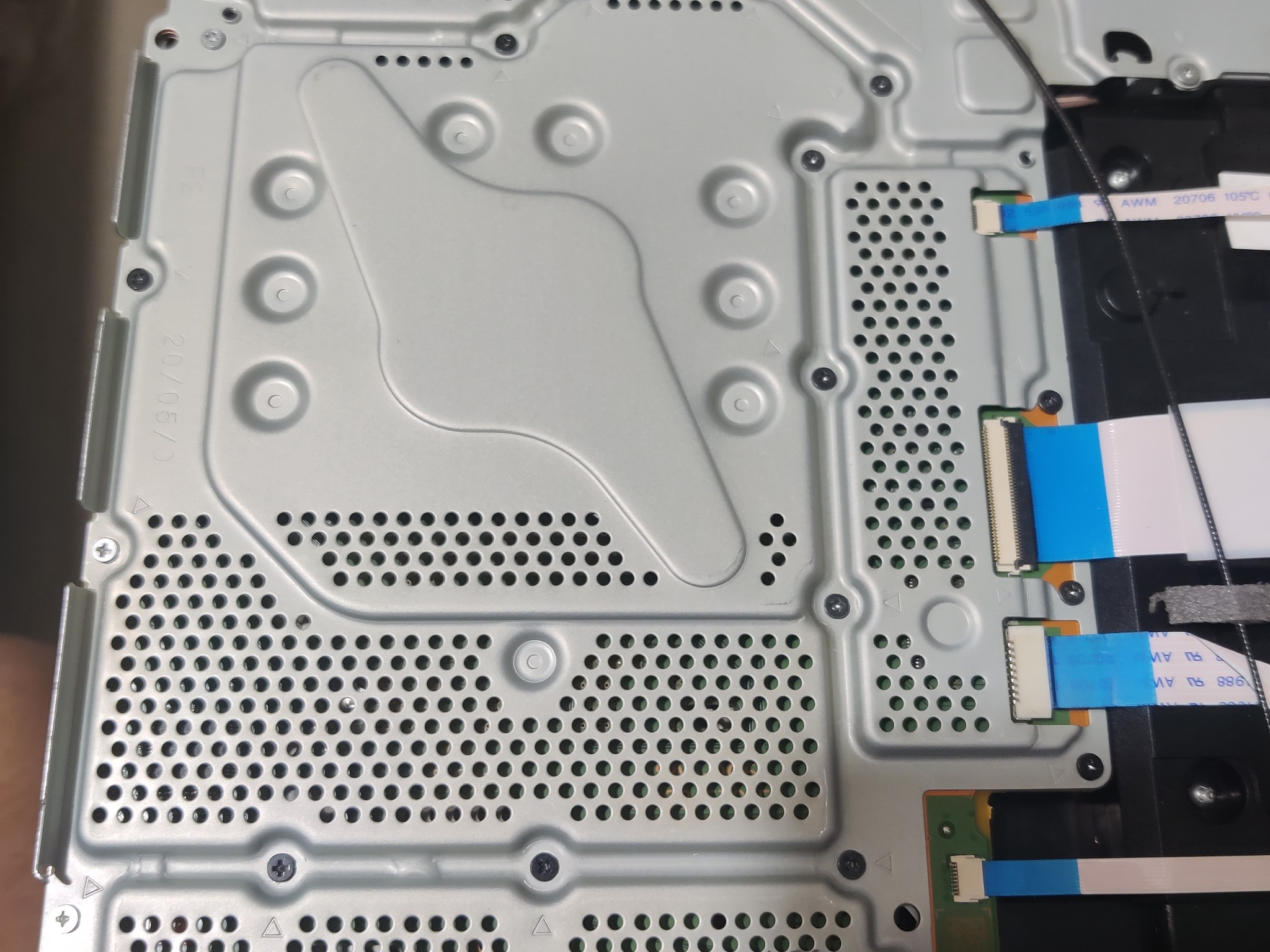 PS4 Slim Bundle with 1 TB HDD (Firmware 13.02) – Cleaned & Digital Ready – AS-IS / REPAIR