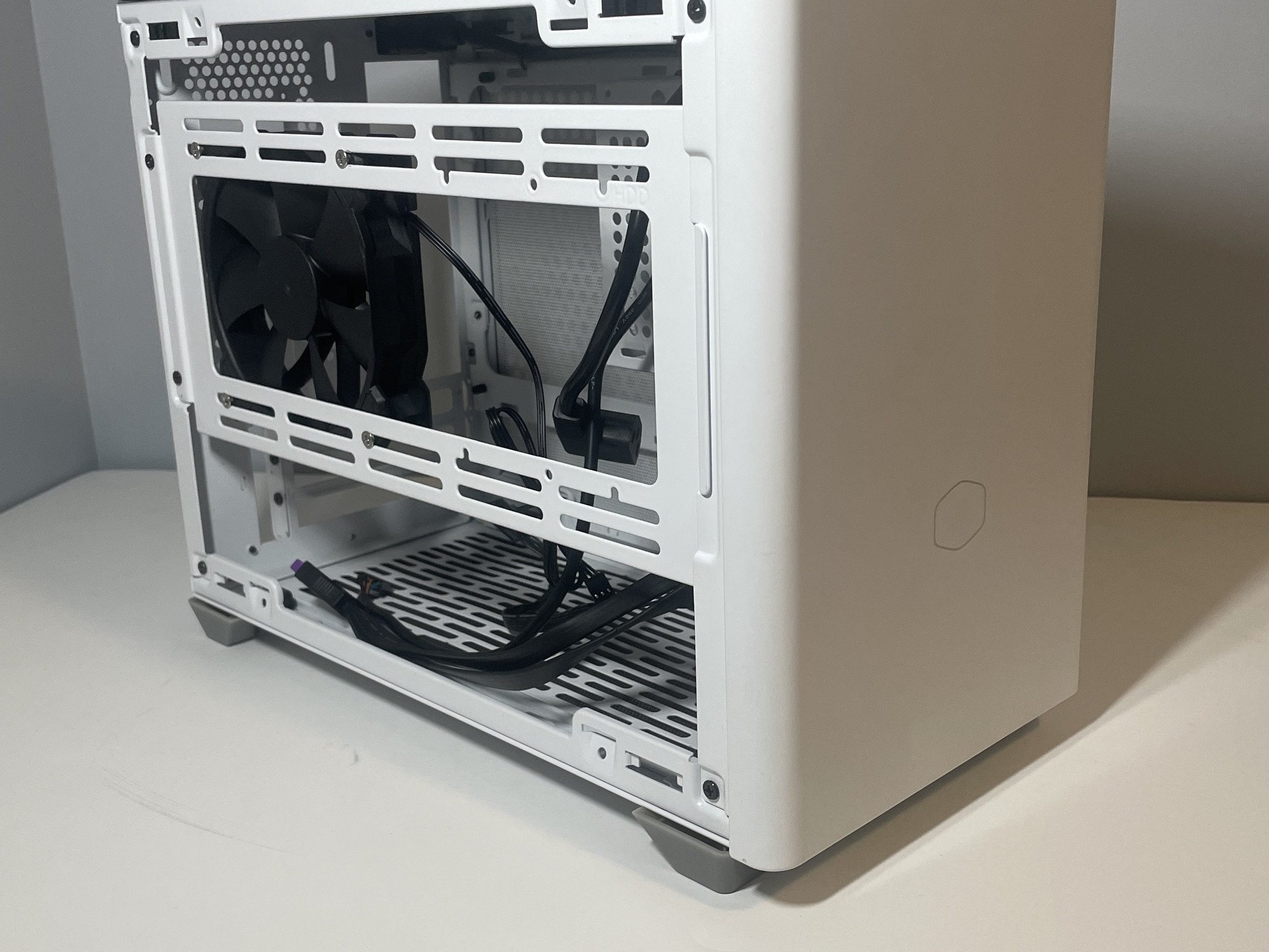 Cooler Master NR200 SFF Small Form Factor Mini-ITX Case with Vented Panel, Triple-slot GPU WHITE
