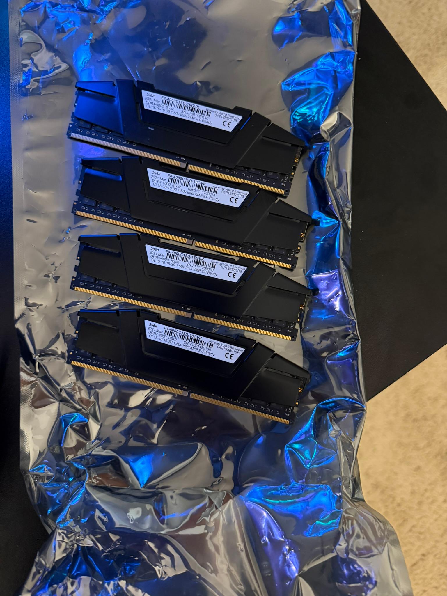 G.Skill Ripjaws V 32GB (4x8GB) DDR4 4000 CL15 B-Die — F4-4000C15-16GVK