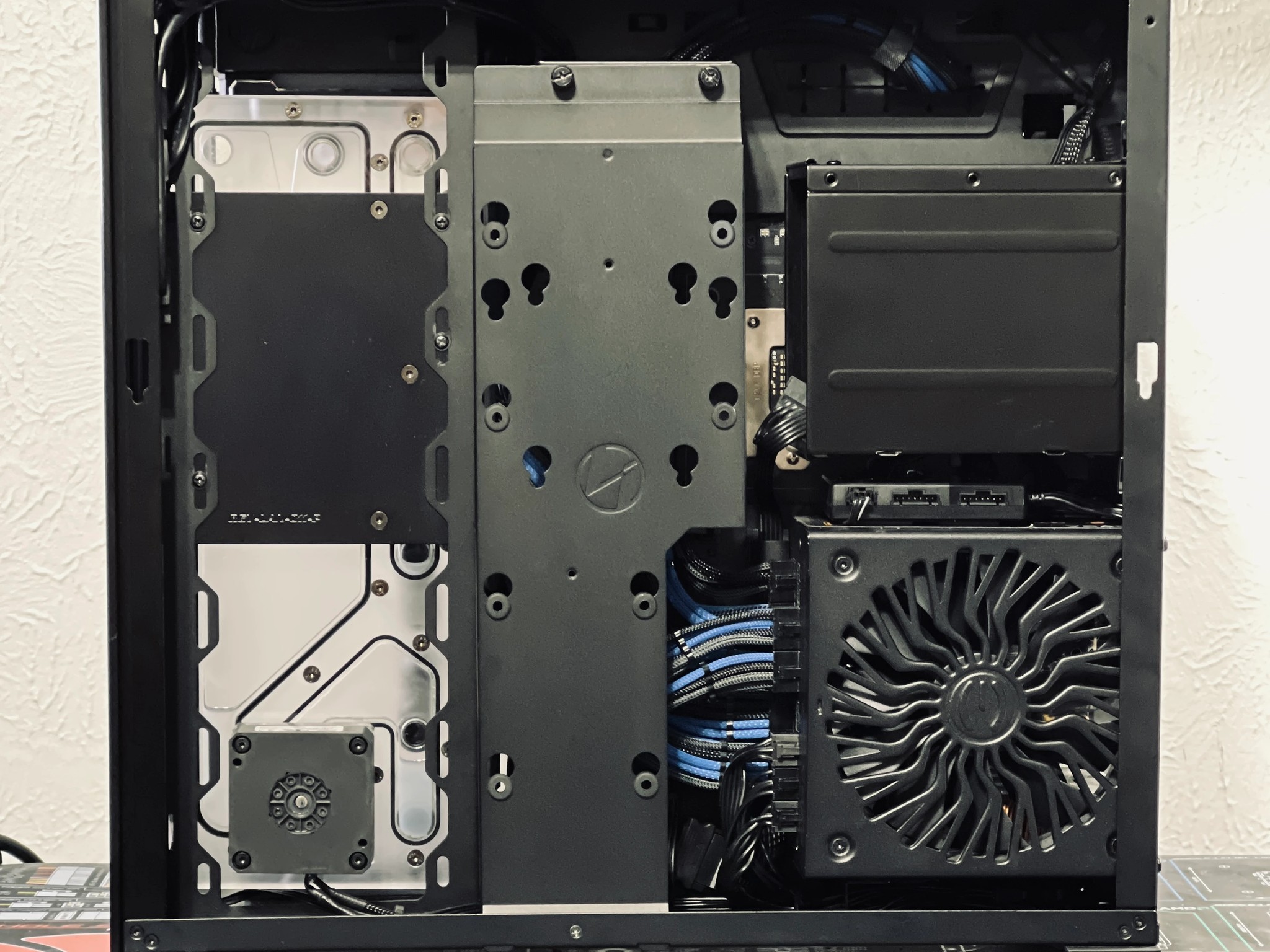 Custom gaming PC - 11700K | RTX 3080 Ti | 64GB DDR4-3600 | 3TB NVMe | full custom cooling
