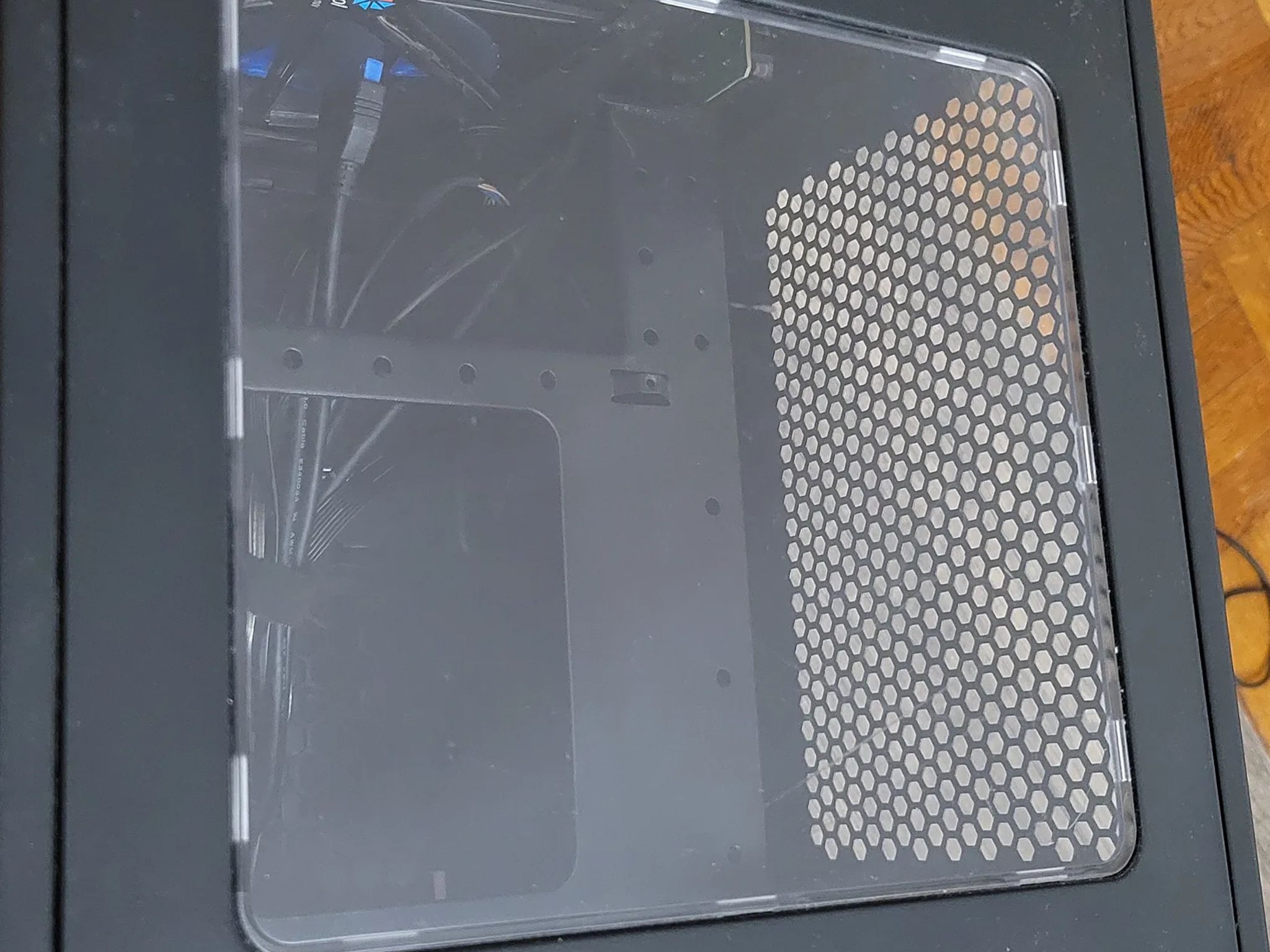 ThermalTake Mini-ITX Core V1 SPCC Case in black READ DESCRIPTION includes 200mm fan CA-1B8-00S1WN-00