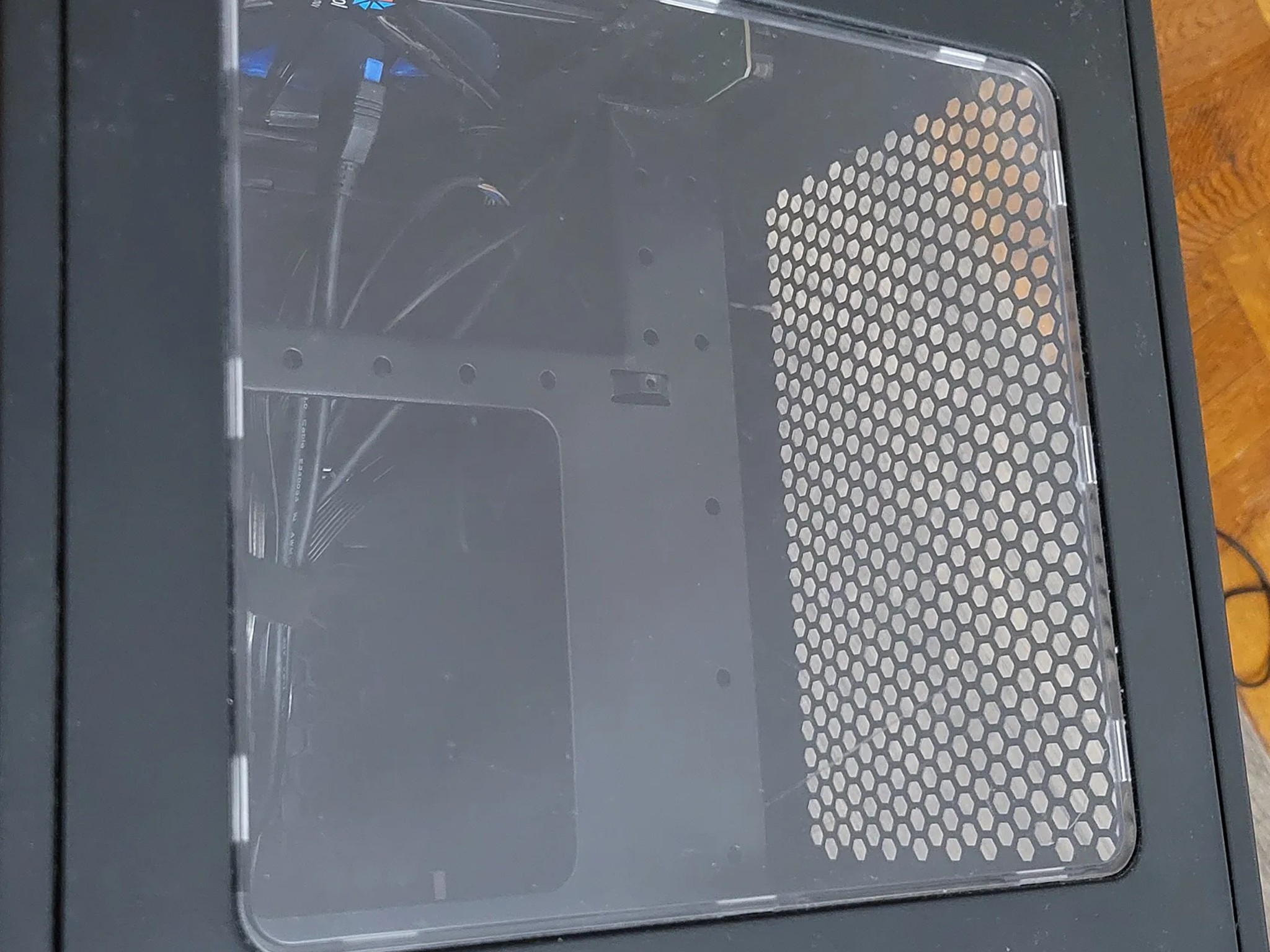 ThermalTake Mini-ITX Core V1 SPCC Case in black READ DESCRIPTION includes 200mm fan CA-1B8-00S1WN-00