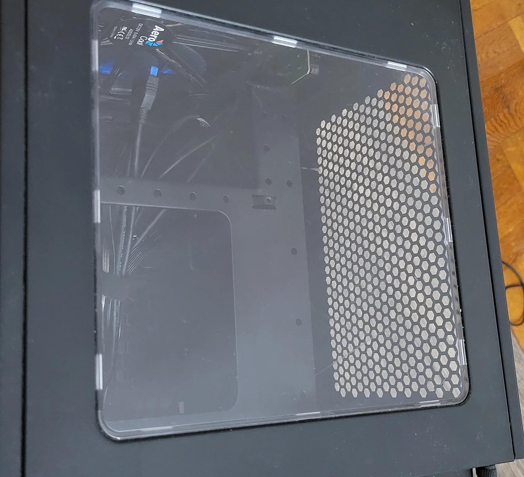 ThermalTake Mini-ITX Core V1 SPCC Case in black READ DESCRIPTION includes 200mm fan CA-1B8-00S1WN-00