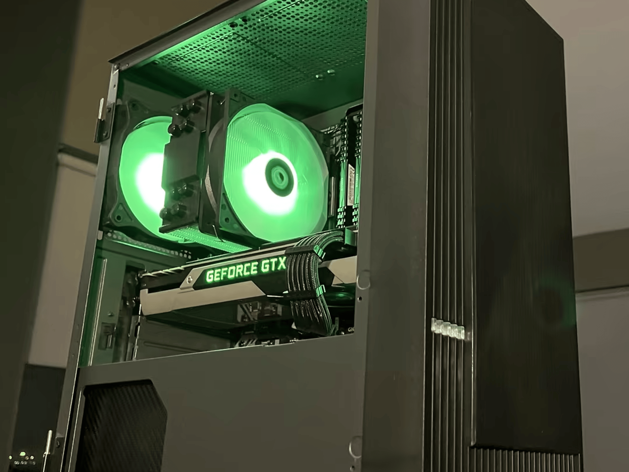 Carbon Compact// i5-9600k, GTX 970 4gb Budget Gaming PC