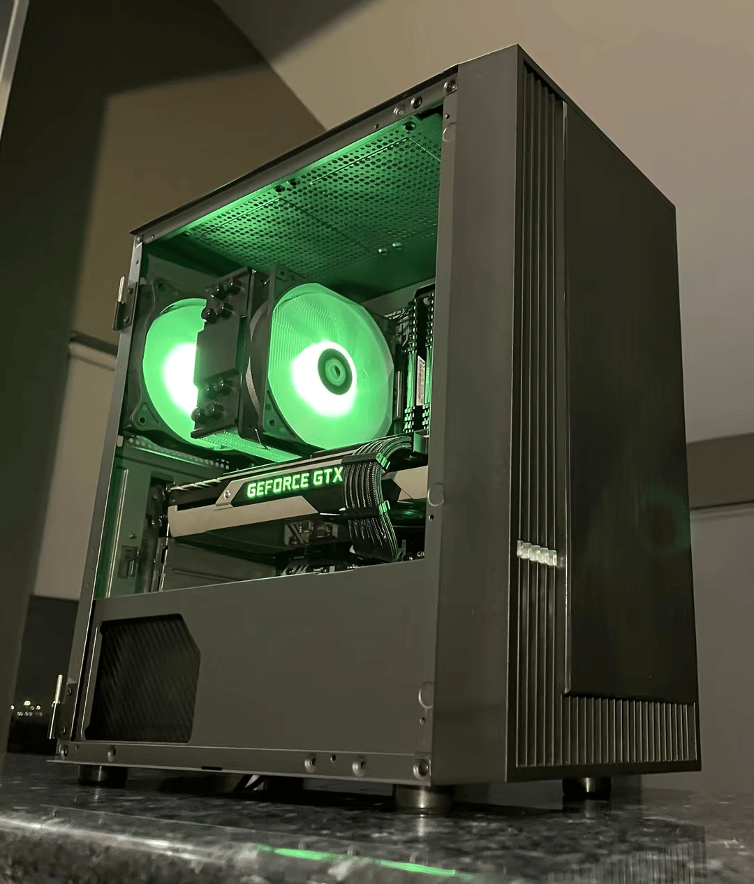 Carbon Compact// i5-9600k, GTX 970 4gb Budget Gaming PC
