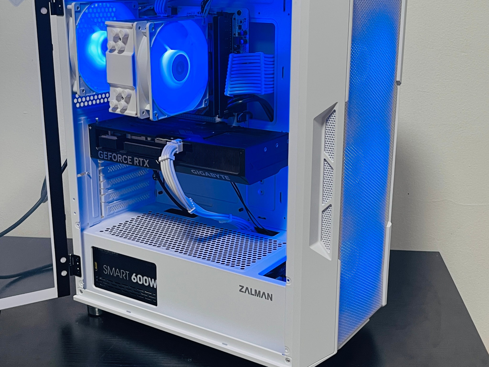 RTX 4070 12GB | Ryzen 7 5700X | 32GB DDR4 | 1TB NVME M2 SSD | Win11 | WIFI+BT | Custom Gaming PC