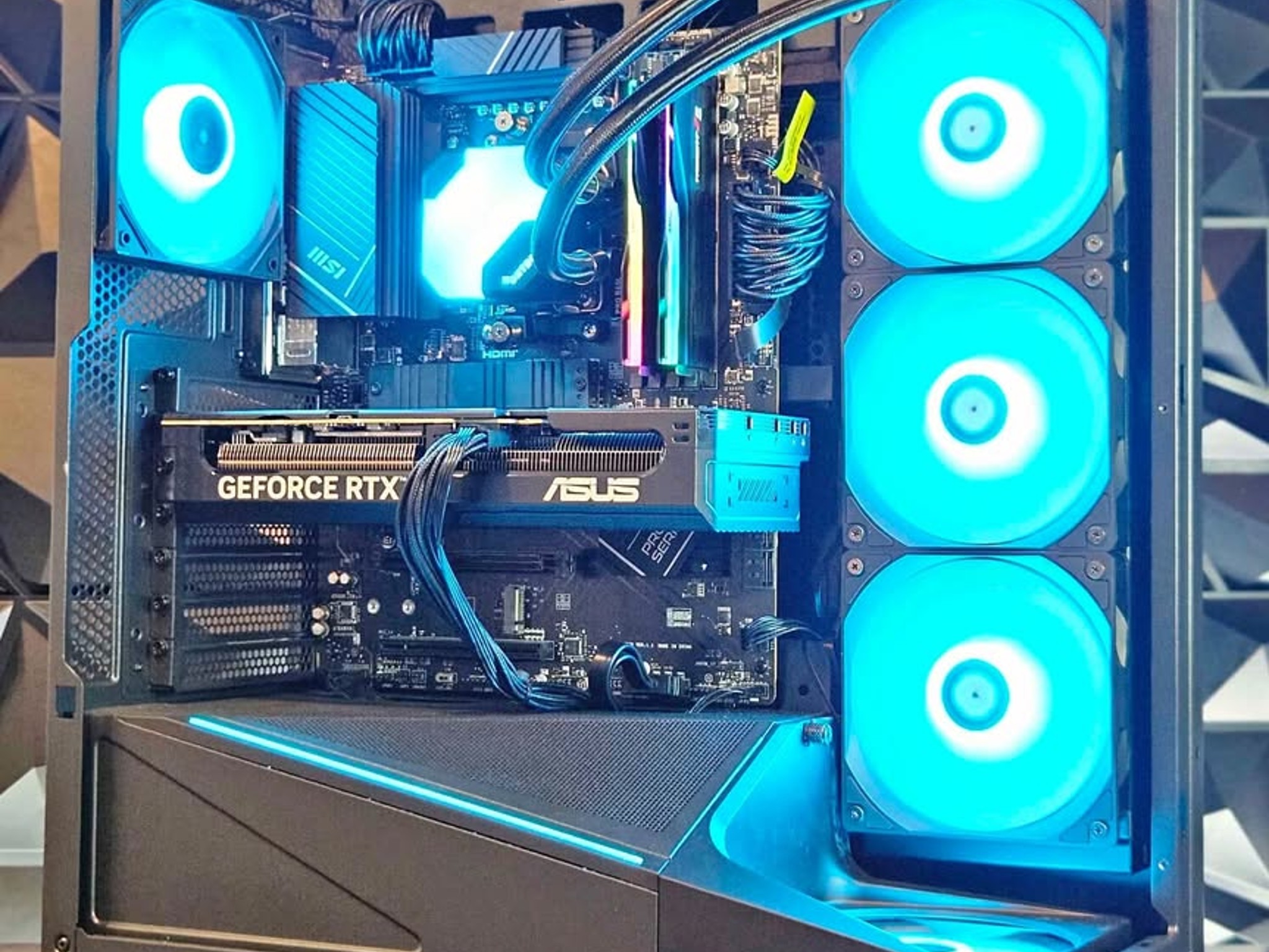 ⚪⚫️Stealth⚫️⚪ Gaming PC ( Ryzen 7 + RTX 4070 Super)