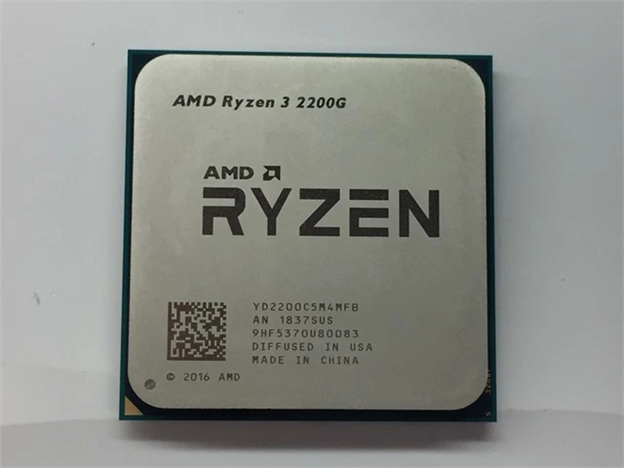 AMD Ryzen 3 2200G