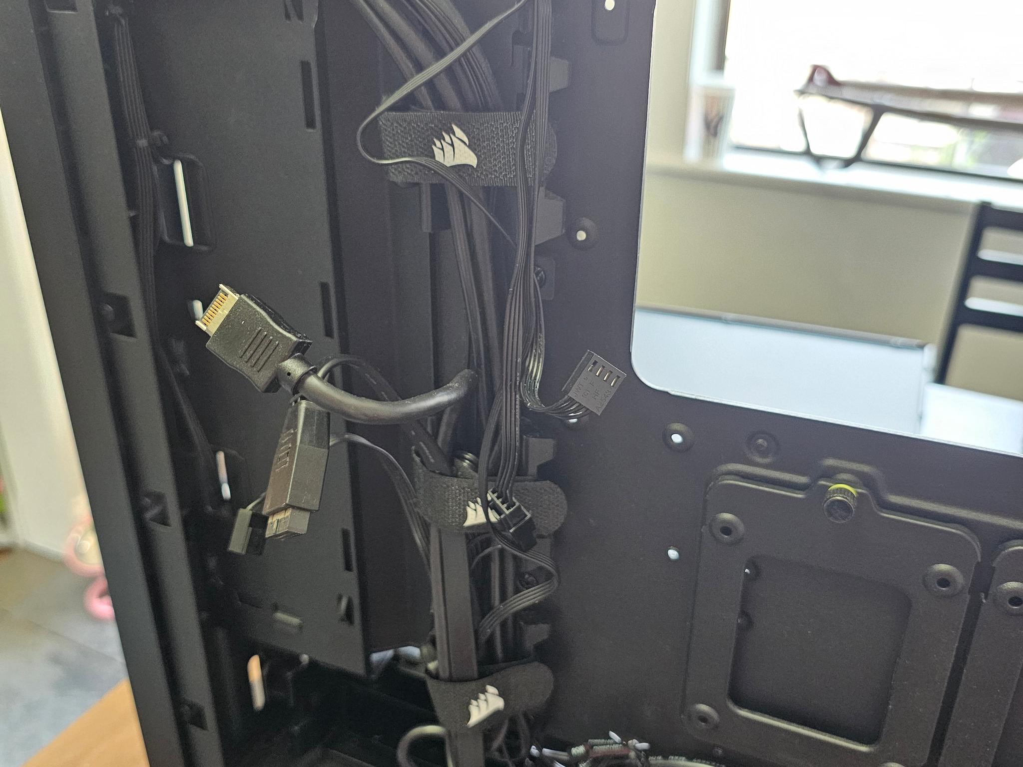 Corsair 4000D Airflow (Black - Tempered Glass) - Image 2