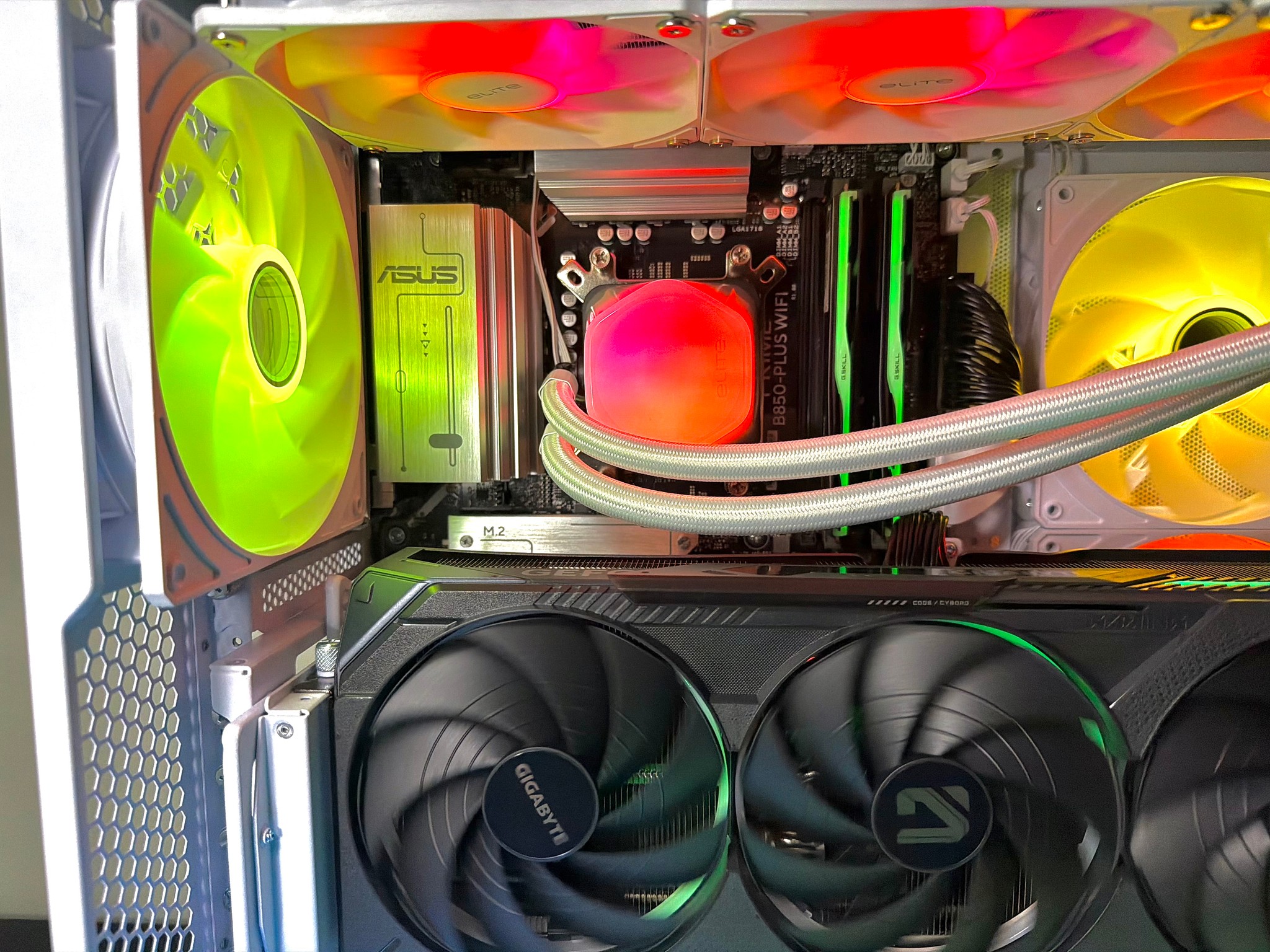 RTX 5080 | Ryzen 7 9800X3D | 64GB DDR5 | 2TB Gen5 | 1000w Gold Power Supply | White Gaming PC