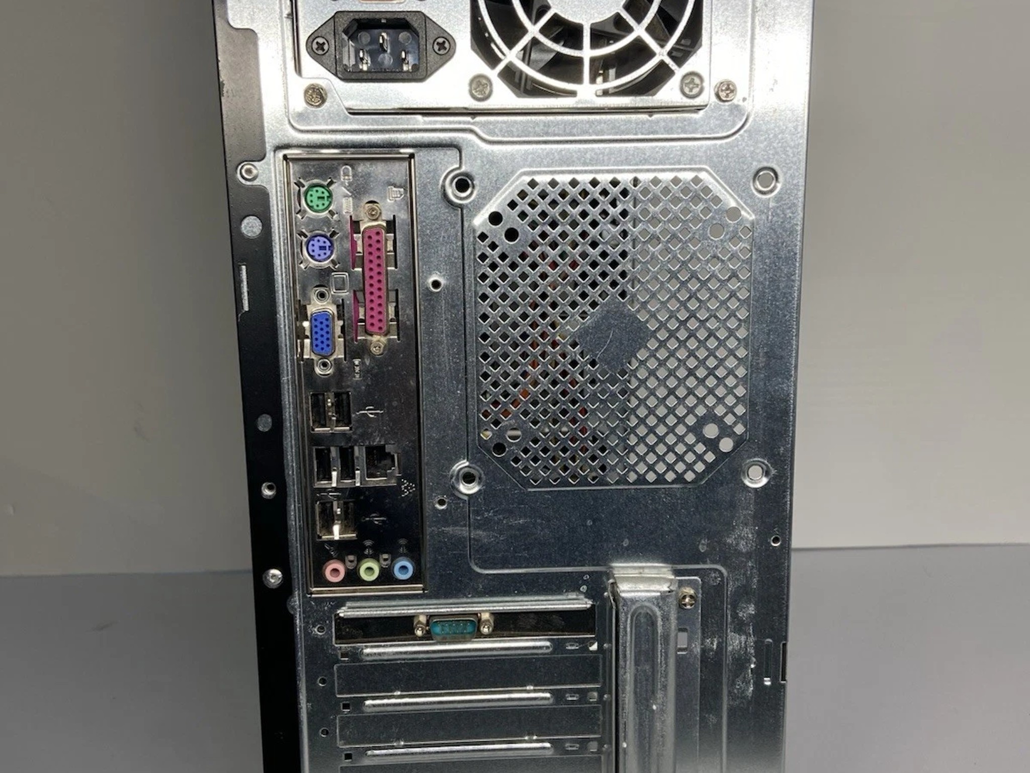 ASRock P4VM800 Retro Gaming Desktop Intel Celeron 2.80GHz 1.5GB RAM 80 GB No OS