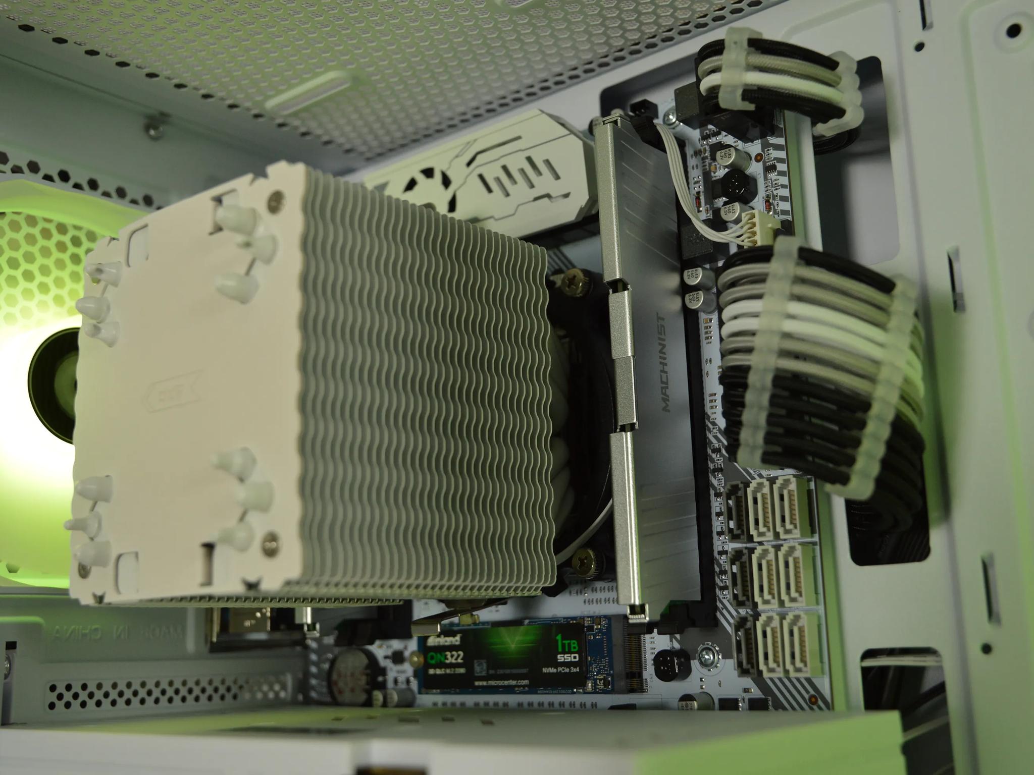 🟣❄️| RX 580 8GB | INTEL XEON E5 2670 V3 | 32GB DDR4 RAM | 1TB NVME SSD | Royal Blizzard |