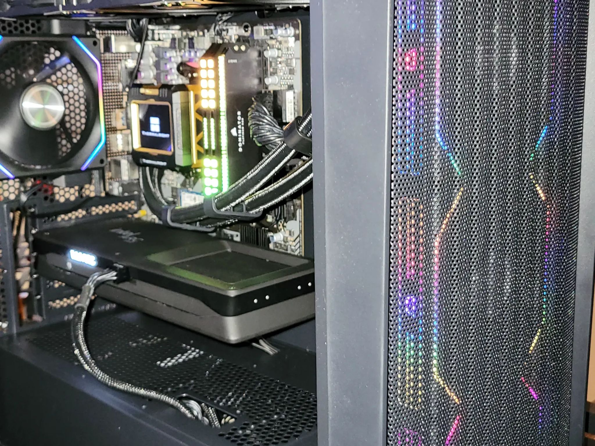 🖤🔥 Fiery Blackout MicroATX • Arc B550 LE• Benchmark-Tuned & Silent