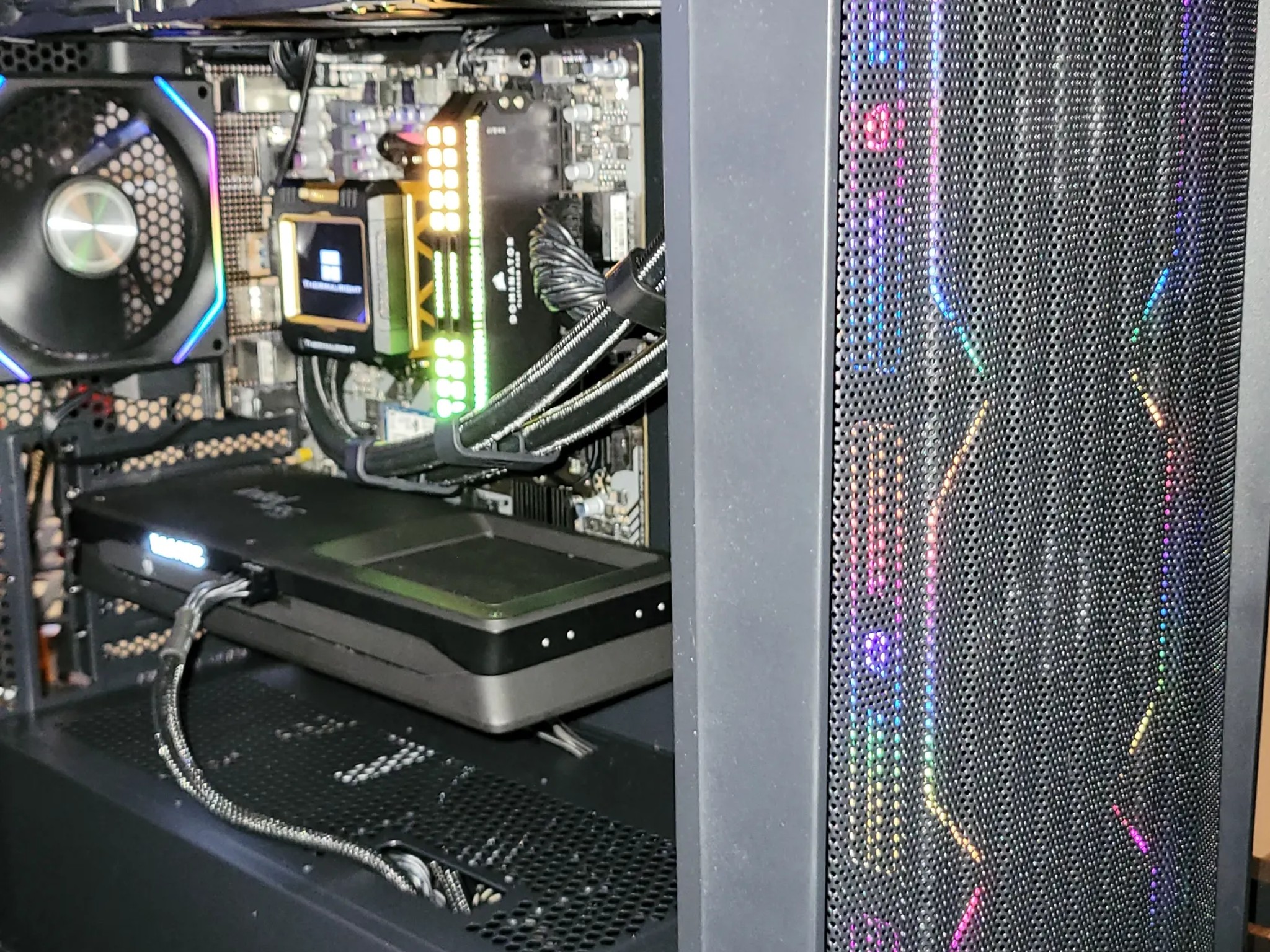 🖤🔥 Fiery Blackout MicroATX • Arc B550 LE• Benchmark-Tuned & Silent
