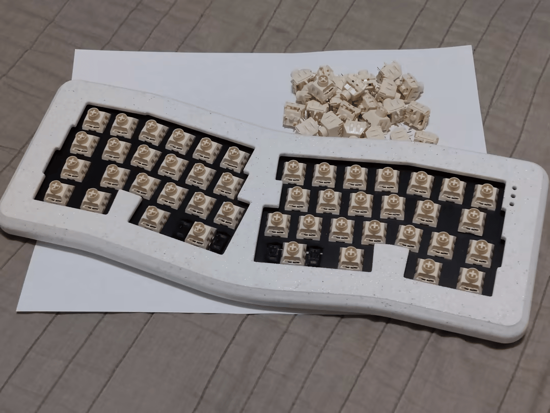 Prime_E Ergo 45% Keyboard Kit With Kailh Box Creams (Hotswappable)