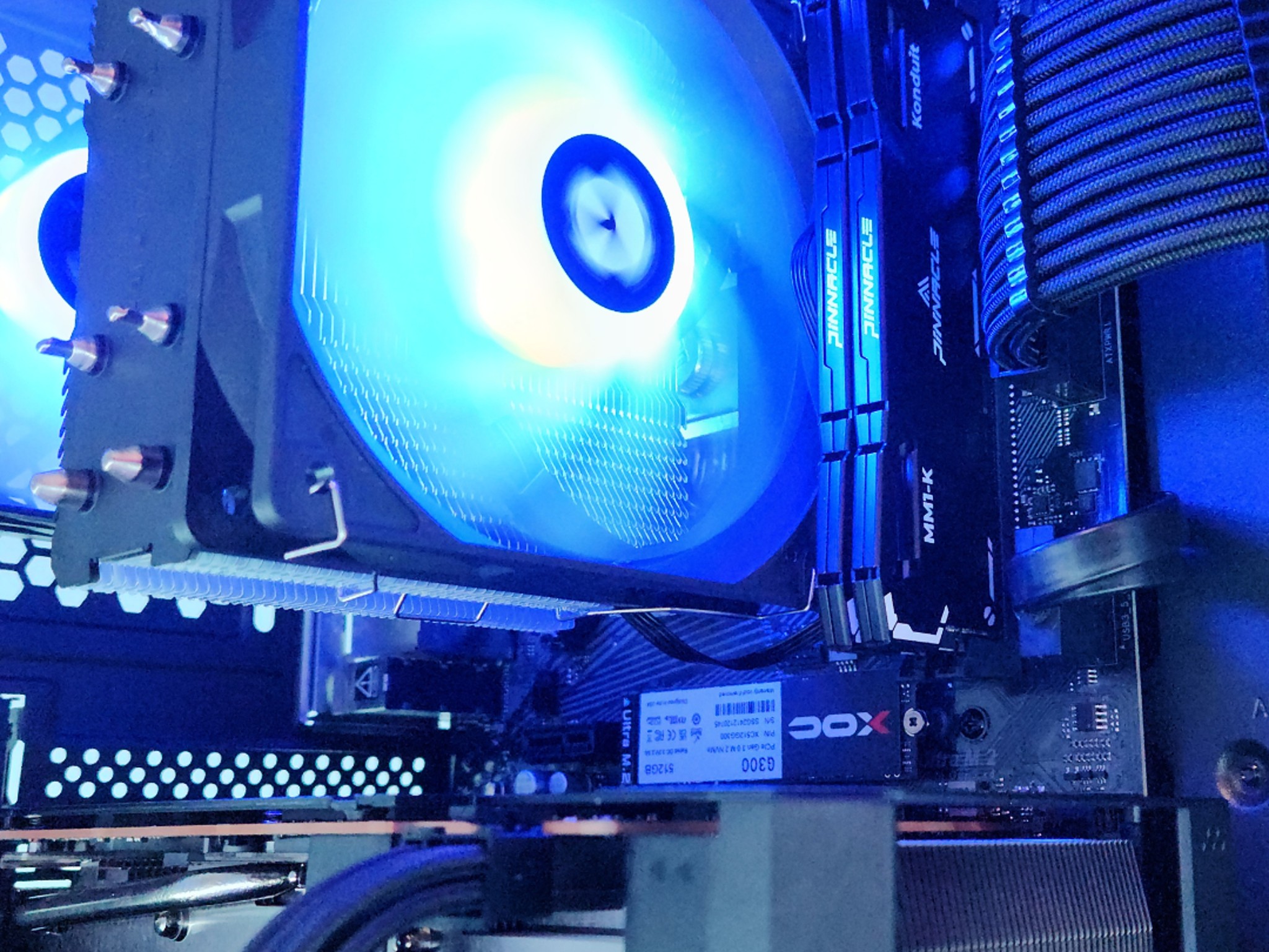 🚨BLACK FRIDAY🚨: RX 7600 | Ryzen 5500 | 16GB DDR4 RAM | 512GB SSD | 4 Fans | White RGB Gaming PC