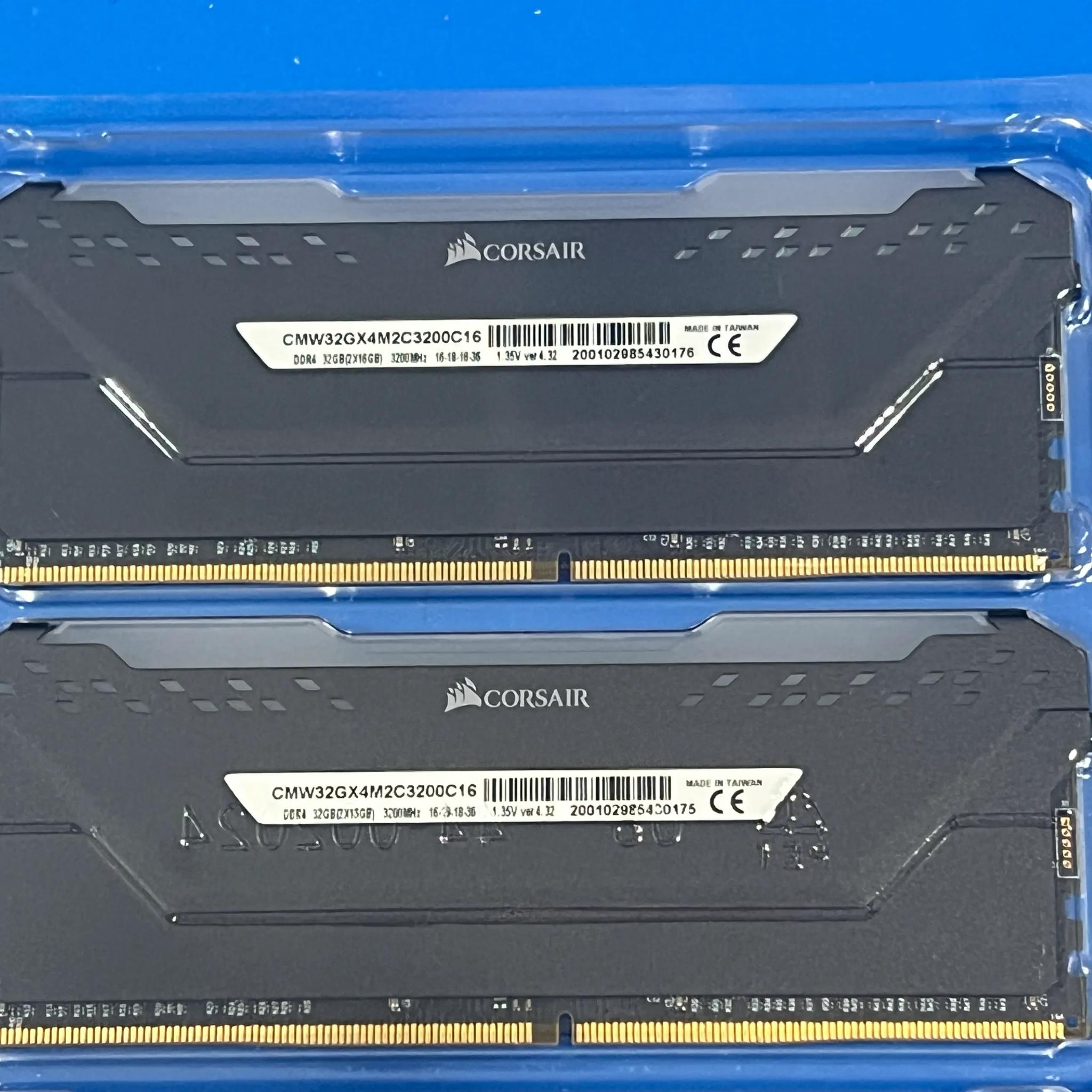 CORSAIR VENGEANCE® RGB PRO 32GB (2 x 16GB) DDR4 DRAM 3200MHz C16 Memory Kit -Black