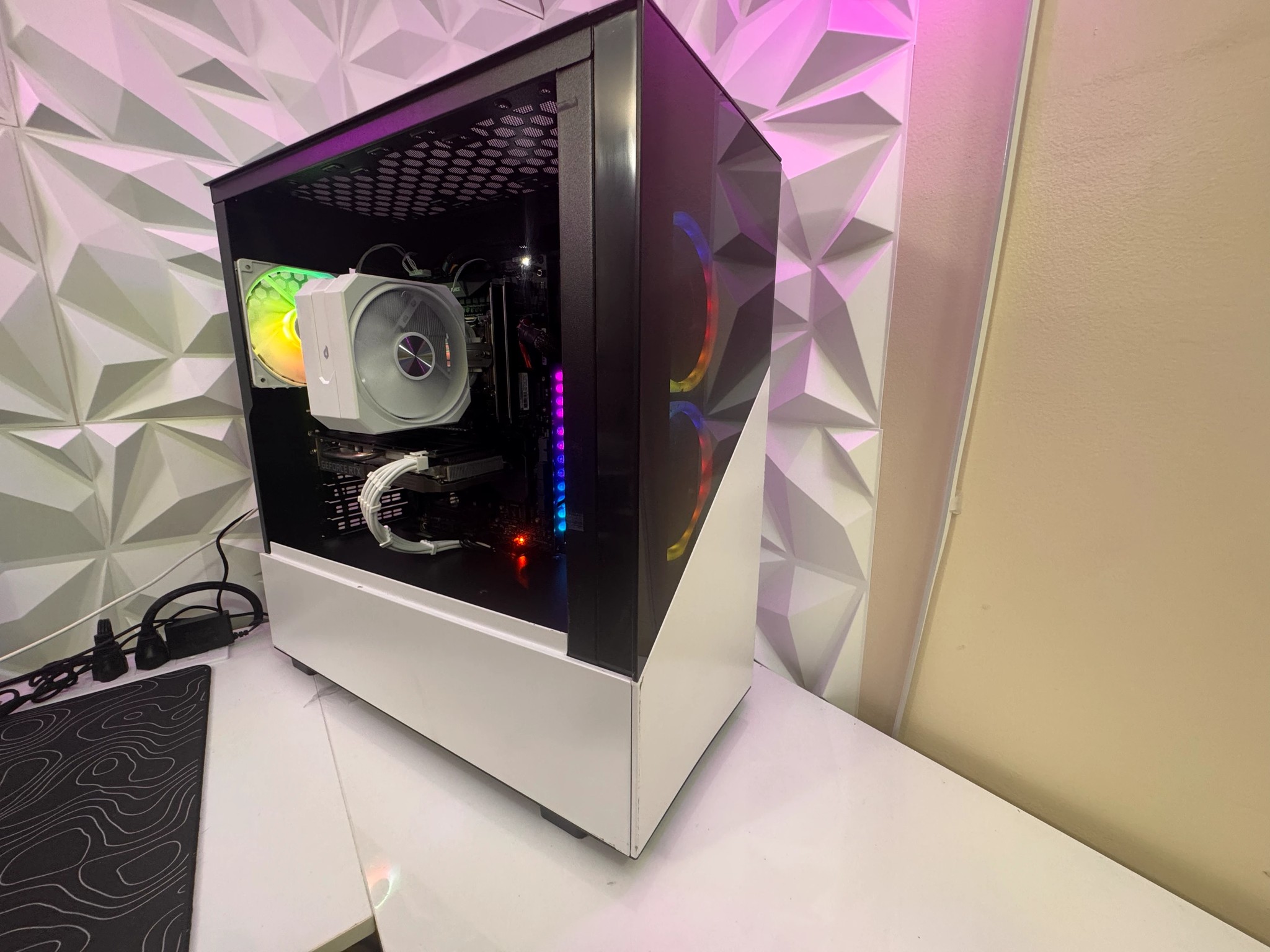 ⚪️ Clean White RTX 2060 Super 8GB + intel i7 Gaming PC | 32GB DDR4 RAM | 512GB M.2 SSD |