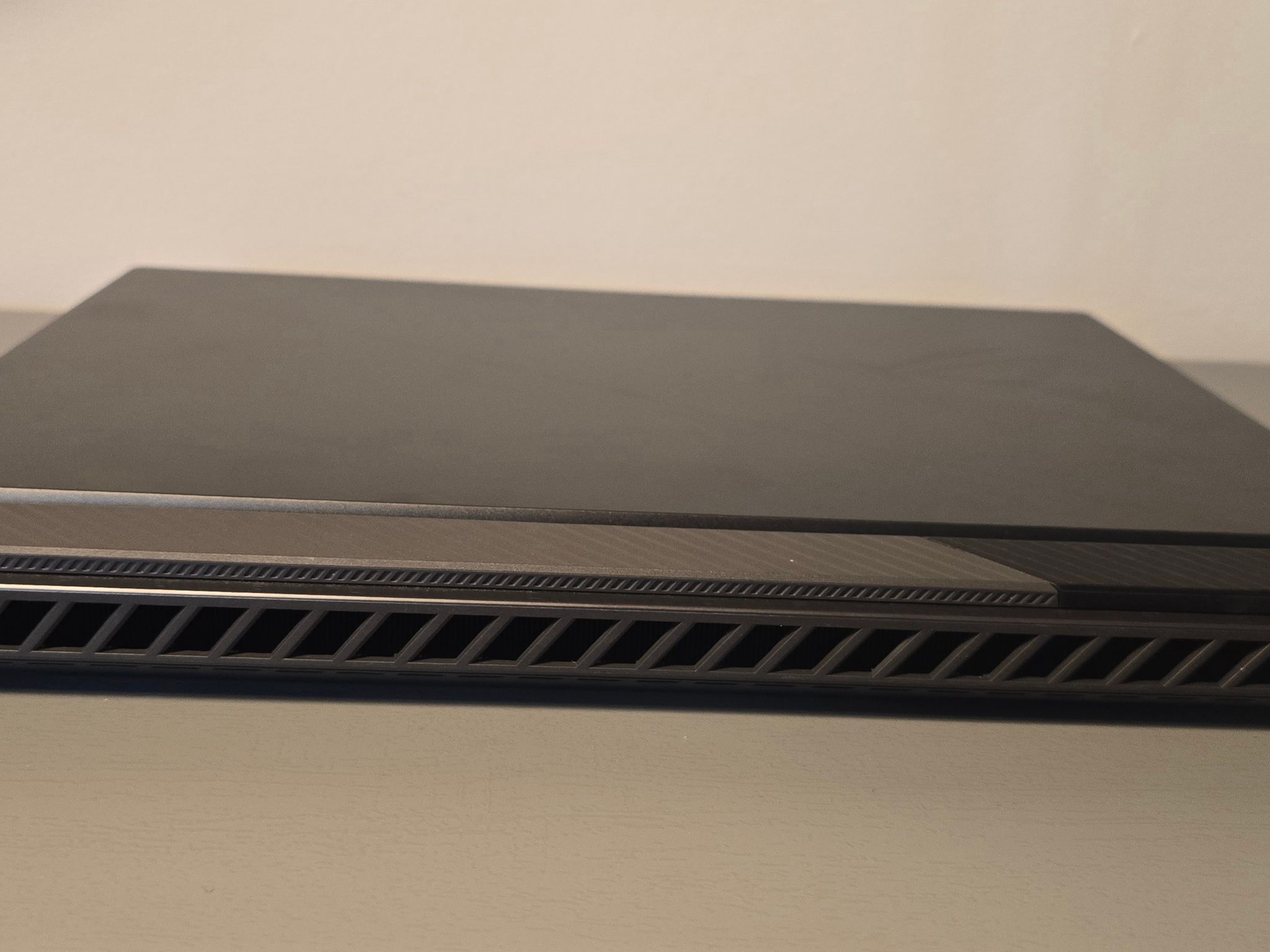 ASUS ROG Strix G16 i9-14900HX RTX 4070 32GB RAM 1TB SSD QHD+ 240Hz Win 11 Pro -Excellent