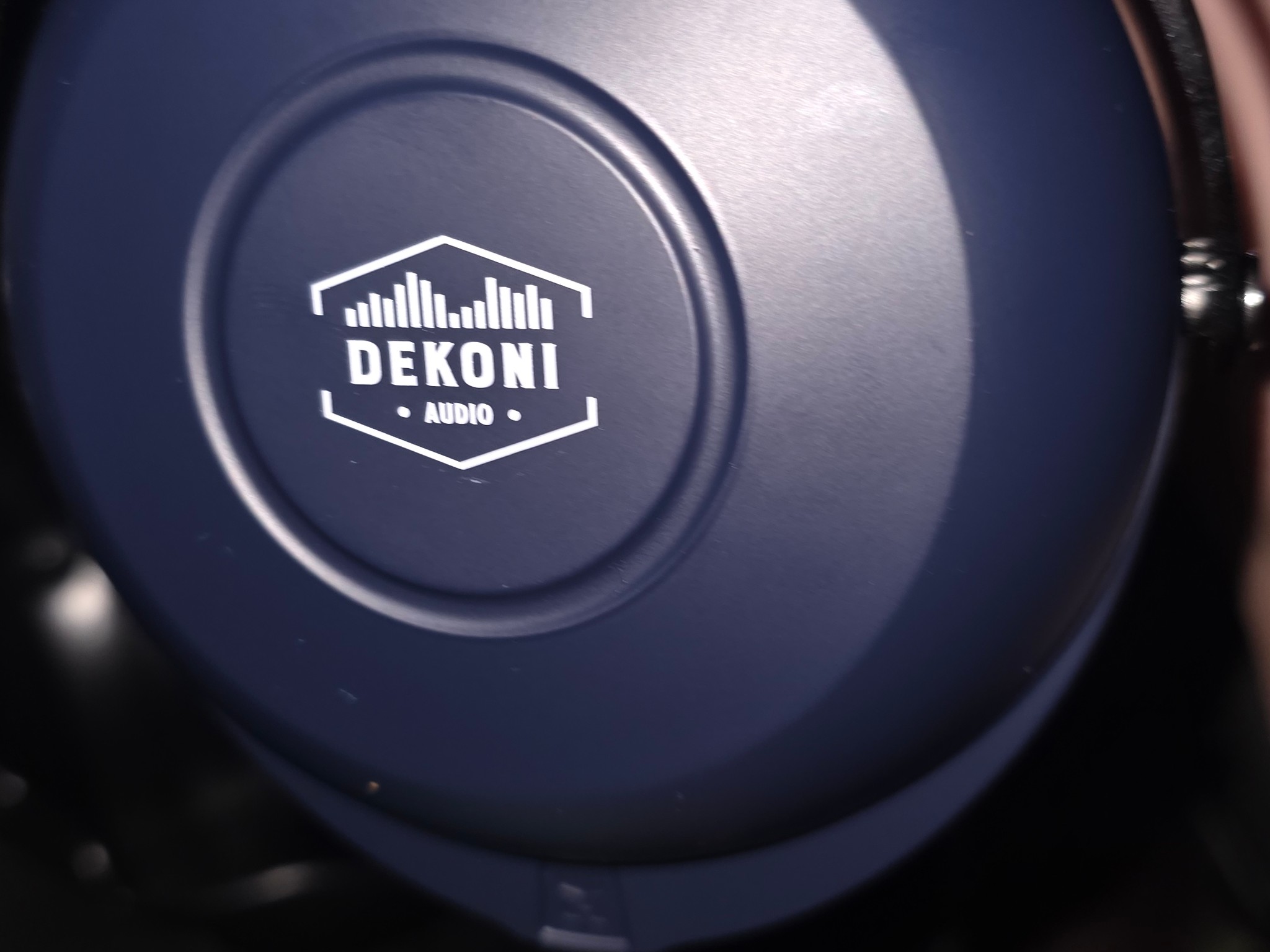 Dekoni x hifiman cobalt closed back headphones