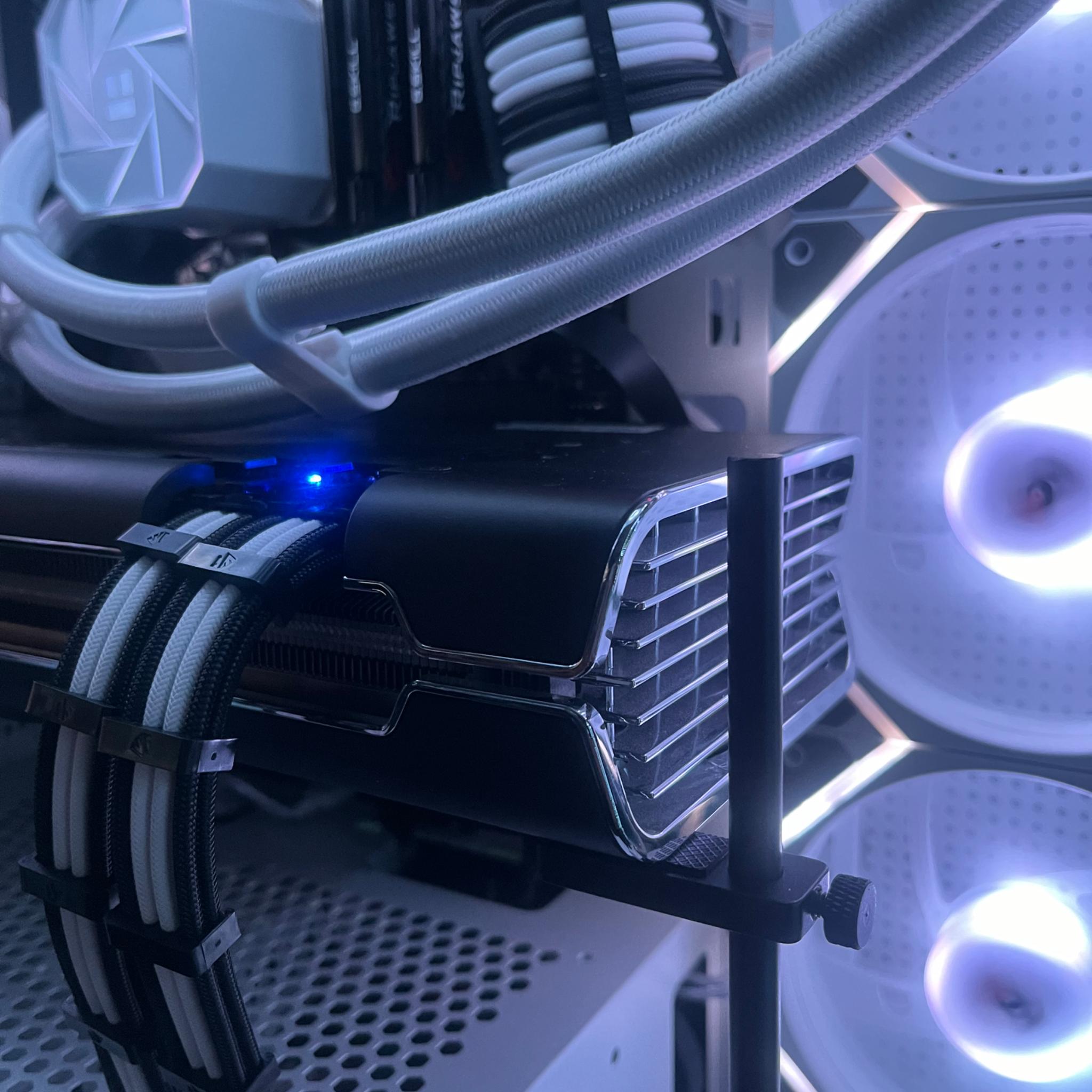 Black and white Gaming PC! Ryzen 7 5800X 8-core! Radeon 5700XT Ultra thicc III, 1440 beast