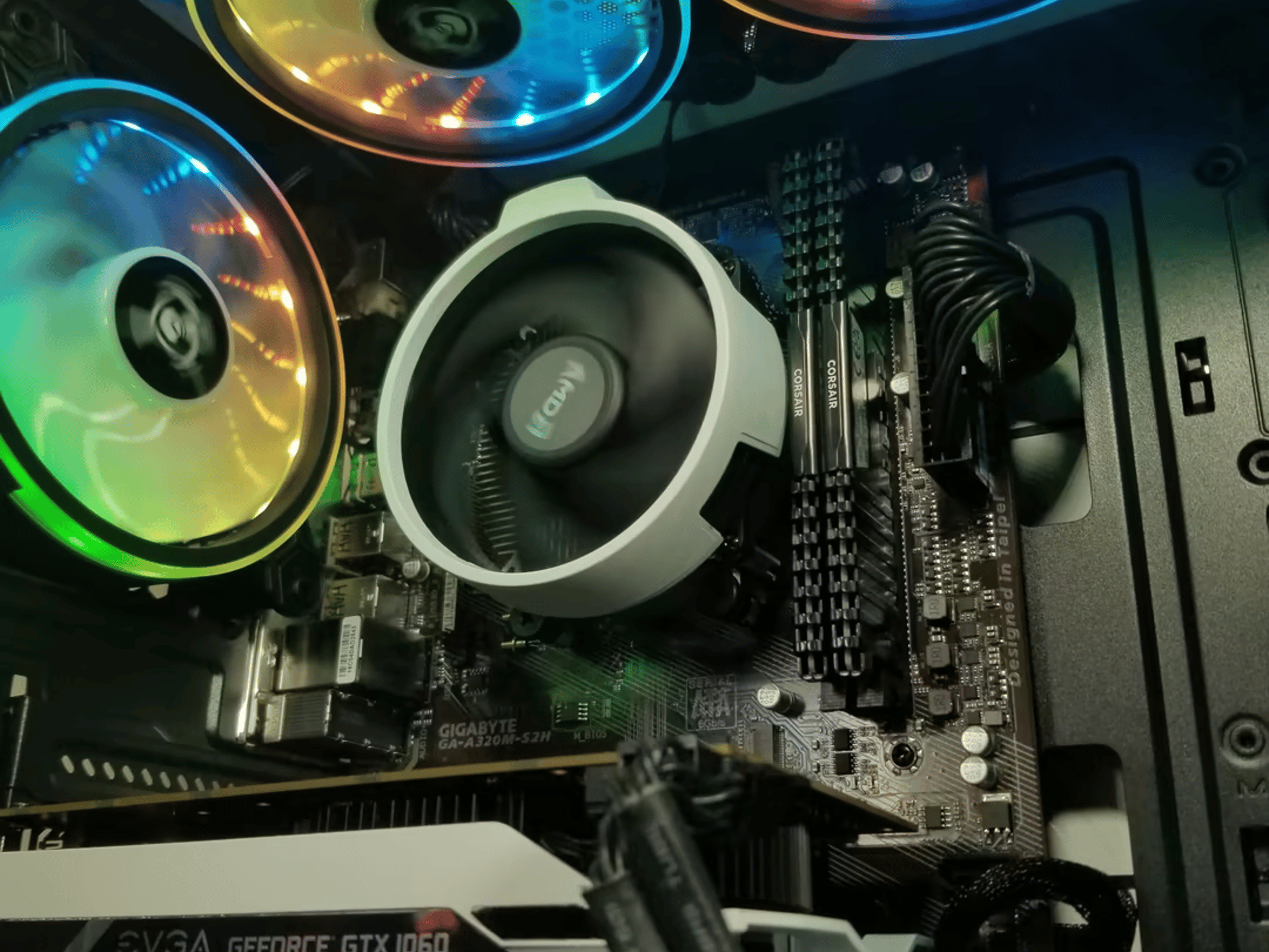 AMD Ryzen 5 2600 // EVGA GeForce GTX 1060 // Corsair LPX 16GB 3000MHz