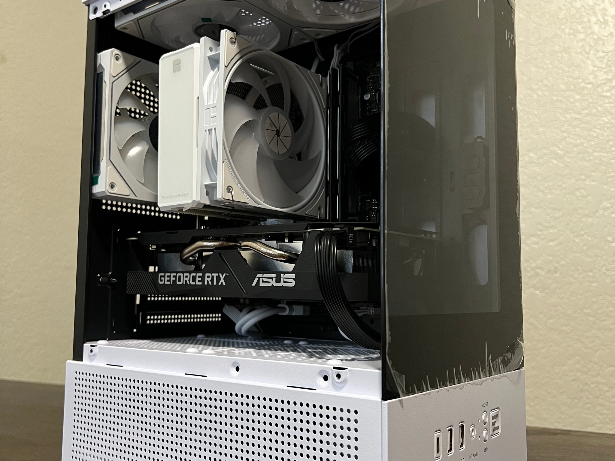 Custom White Gaming PC | i7 8700 | RTX 2060 | 16GB Crucial Ballistix RAM | 512GB SSD