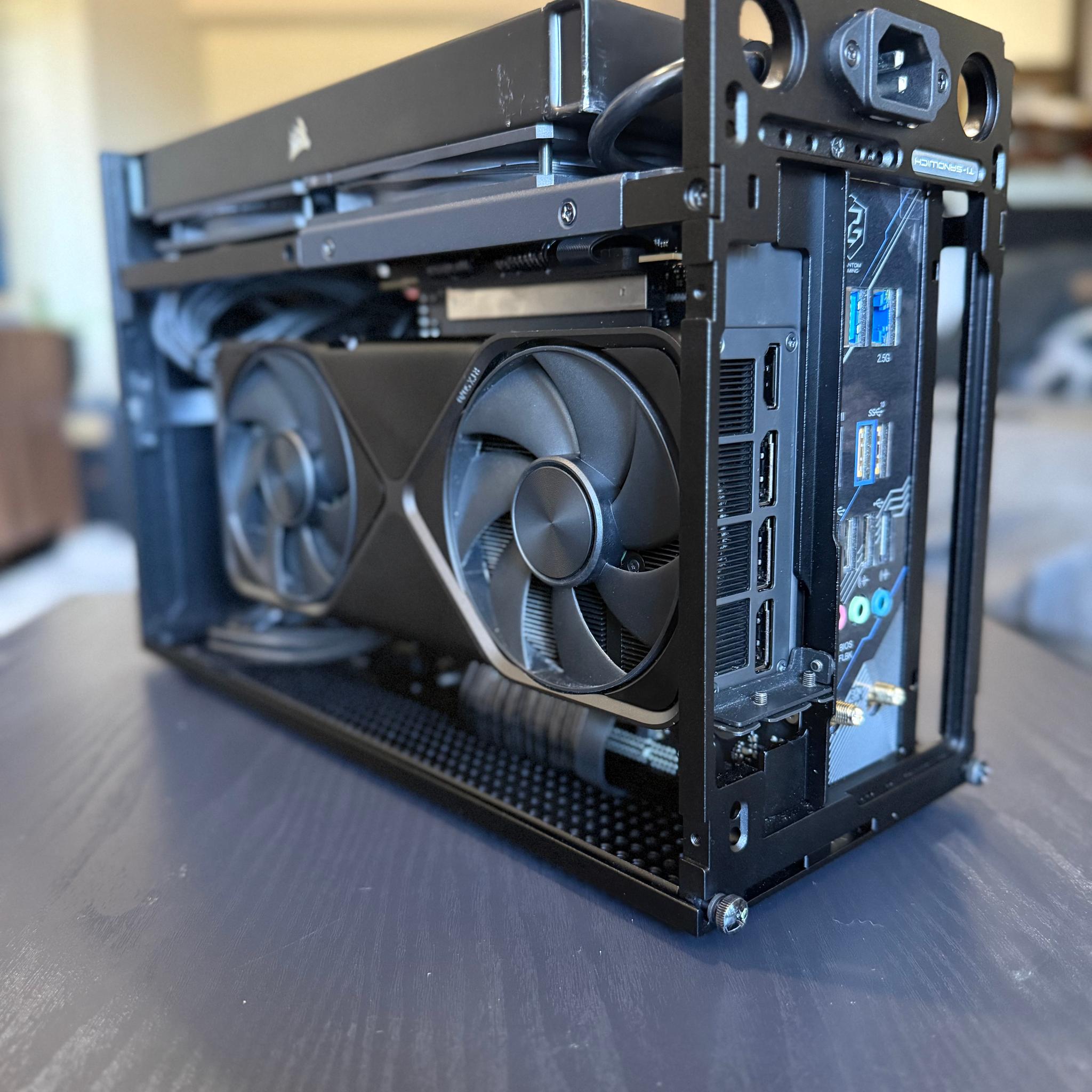 formD T1 - 7800X3D - 5070 FE