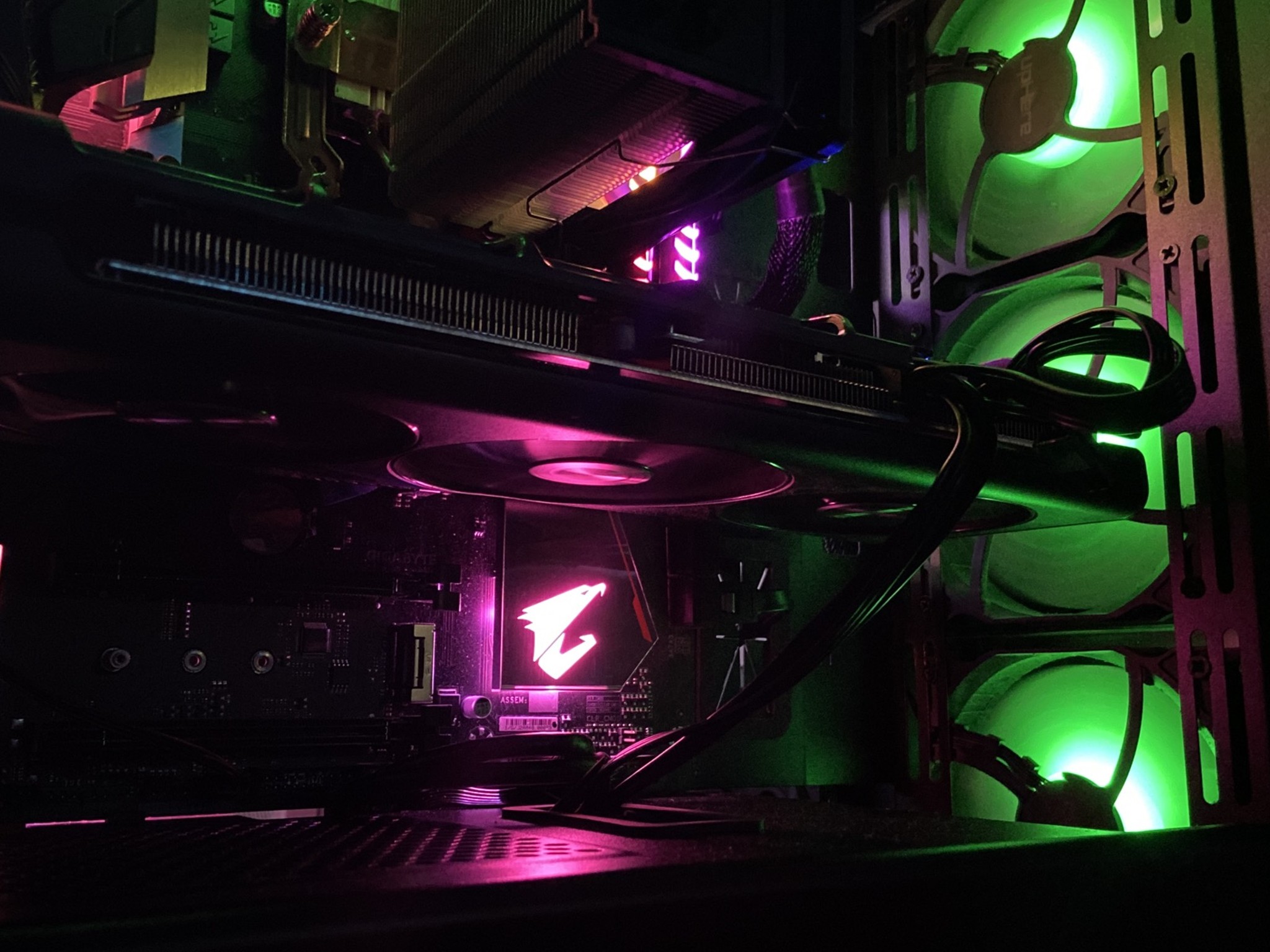 Gaming PC: Ryzen 7 2700x + Radeon Rx 5700xt|16gb Ram + 1tb SSD| B450 Aorus WIFI