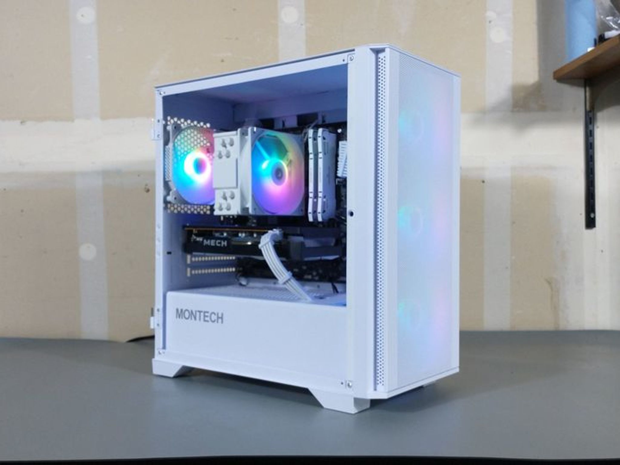 White Mid Range PC Build | Intel i3-12100F | RX 6600 | 16GB DDR4 RAM