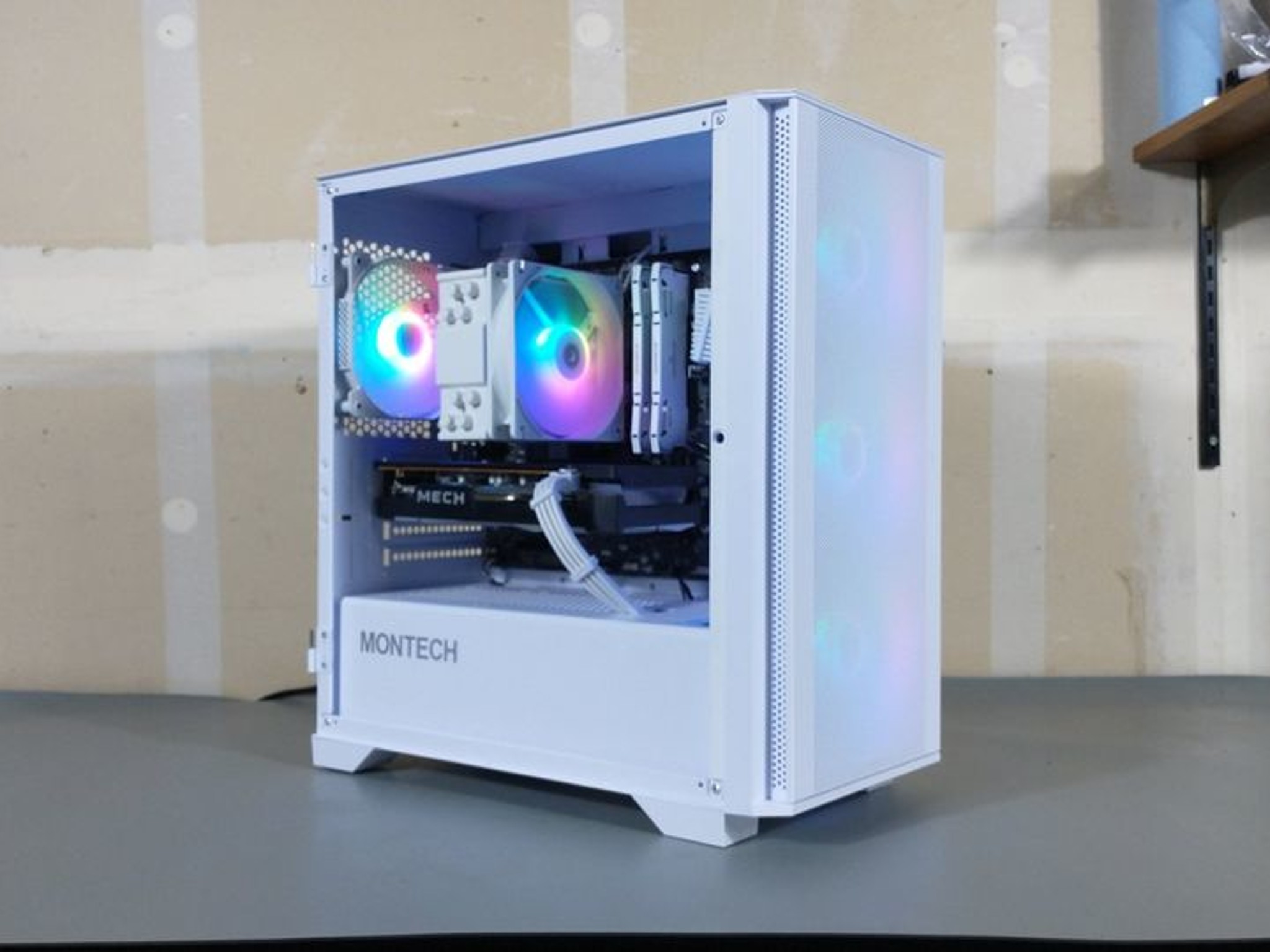 White Mid Range PC Build | Intel i3-12100F | RX 6600 | 16GB DDR4 RAM