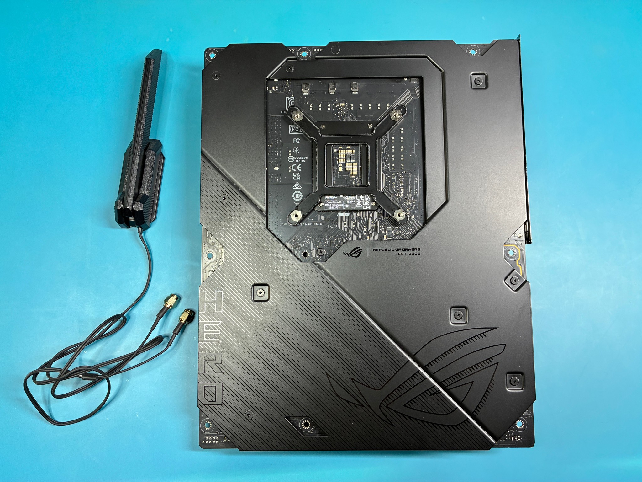 ASUS ROG Maximus Z790 Hero + Mushkin Vortex 2TB SSD + Win 11 Pro Retail