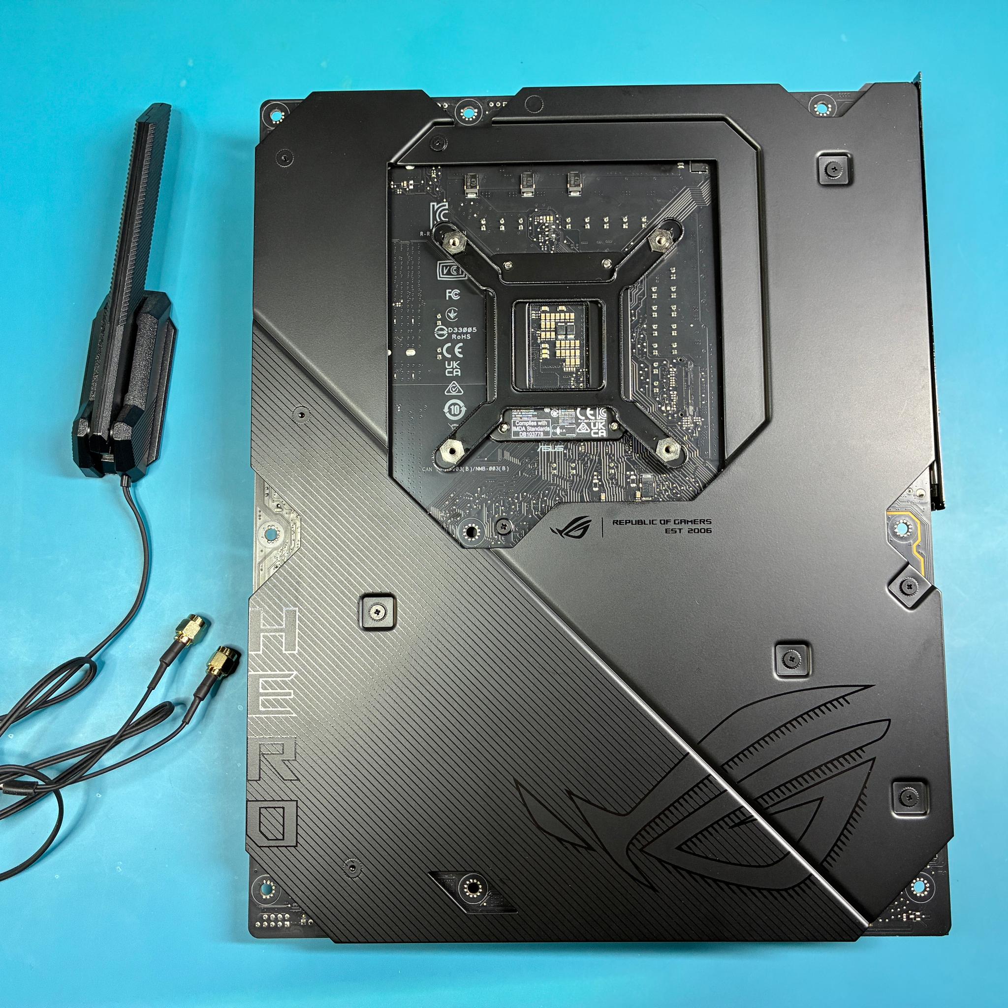 ASUS ROG Maximus Z790 Hero + Mushkin Vortex 2TB SSD + Win 11 Pro Retail