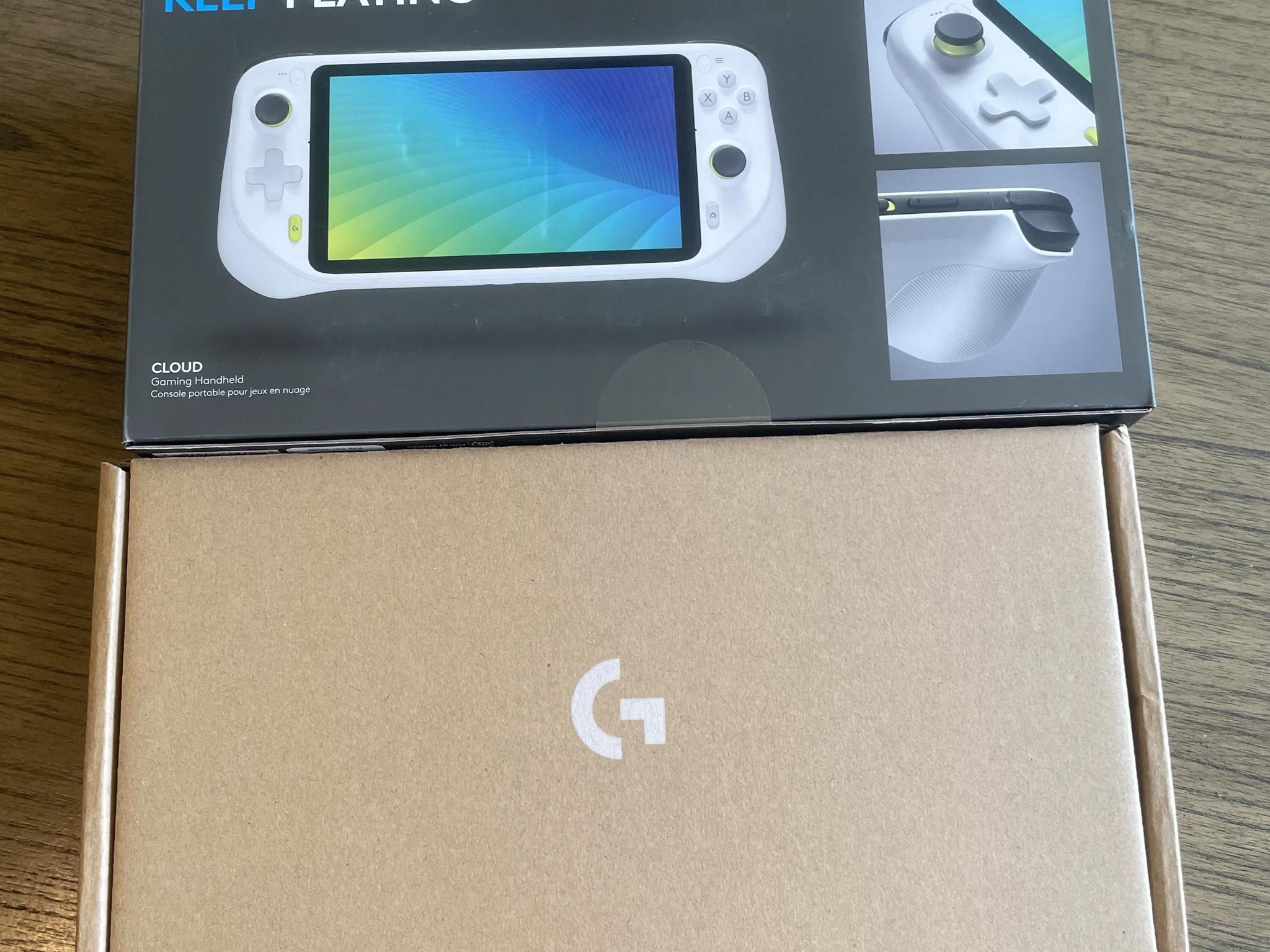 Logitech G CLOUD Handheld Portable Gaming Console 1080P 7-Inch Touchscreen