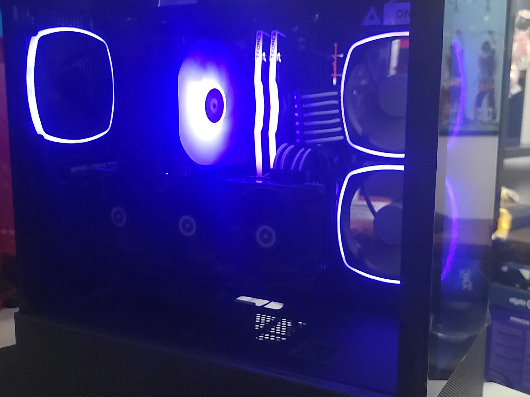 Black Thunder 🌨⚡️ Gaming PC - RTX 3070 - Ryzen 5 5600x - 32GB RAM - 1TB + 250GB NVME PCIe 4.0