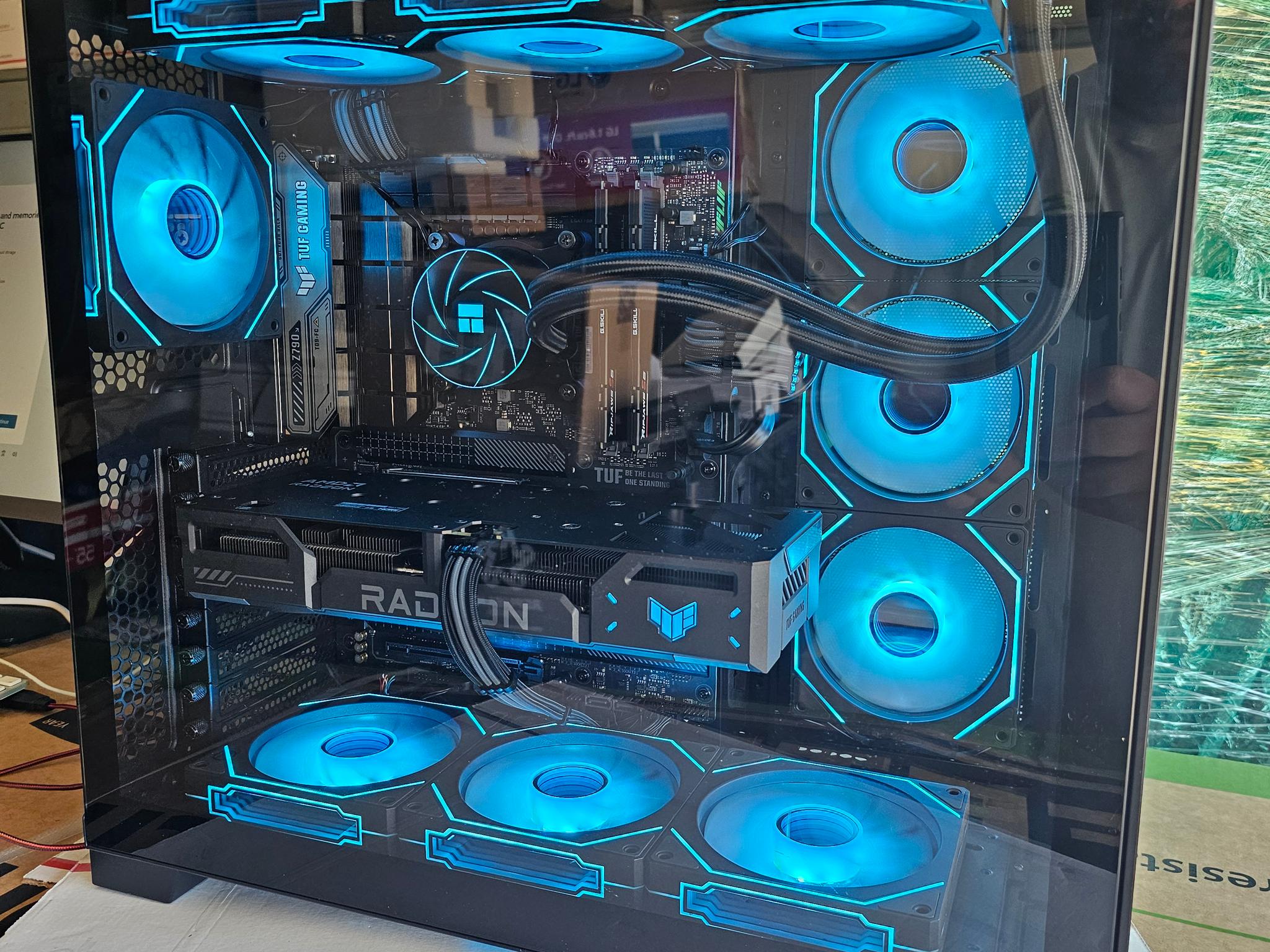 Black gaming pc | i9 12900k | 32gb ram ddr5 | 9060 rx 16gb | 2tb ssd | Windows 11 pro | wifi + BT |