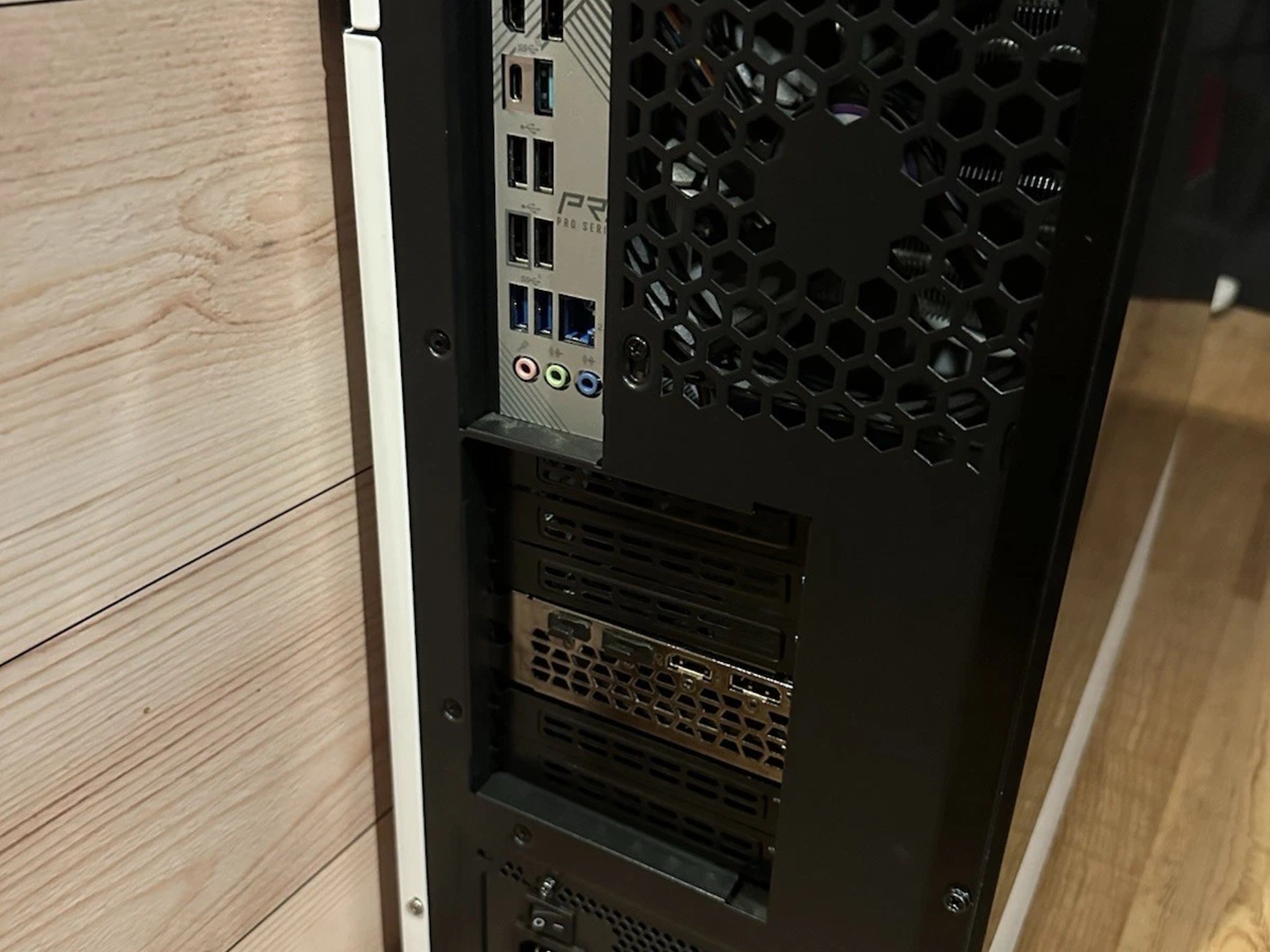 Powerful Ryzen 7 7700X RTX 3060 Ti Gaming PC - 32GB DDR5, 512GB SSD PLUG N PLAY!