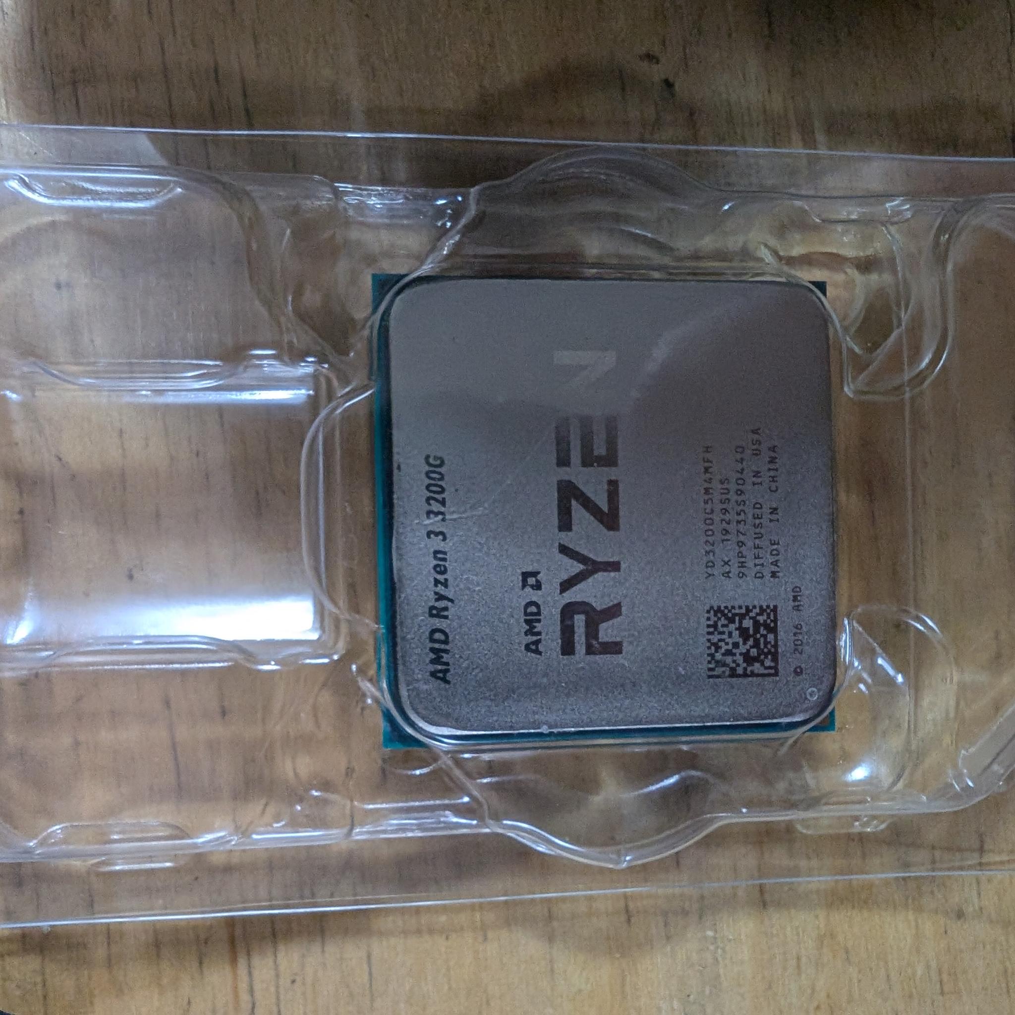 AMD Ryzen 3 3200G