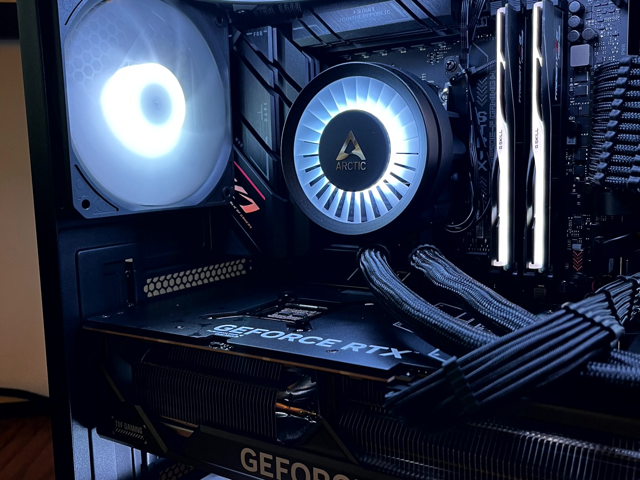 Dark Matter - RTX 4080 SUPER OC | Ryzen 7 7800X3d | 32GB DDR5 @6400MT/s | 4TB NVME | 1000W Platinum
