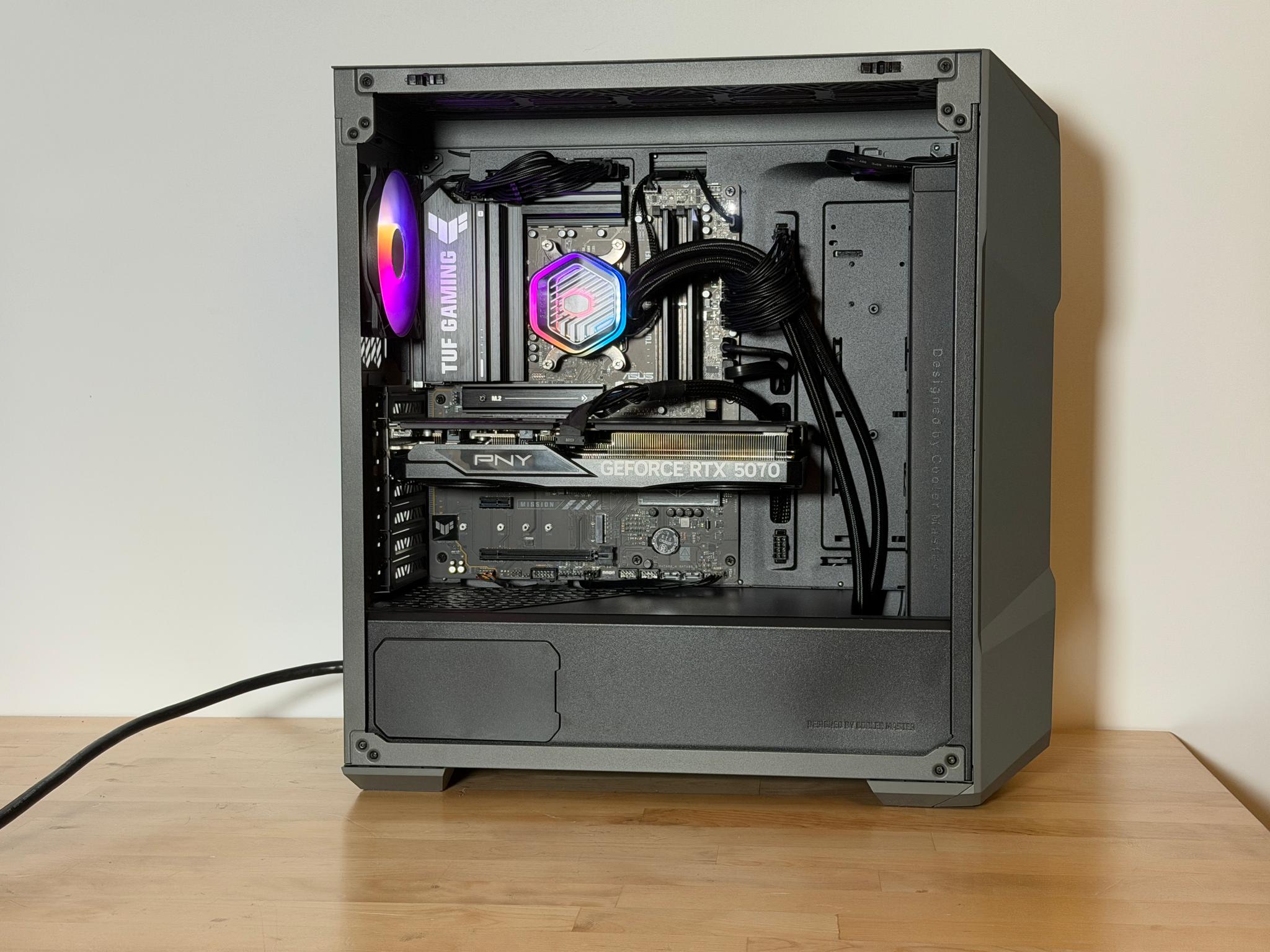 RTX 5070 Ryzen 7 9700x Gaming PC