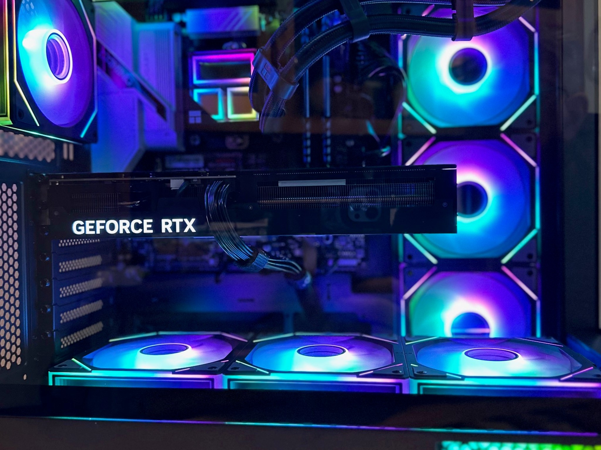 I9-12900K & RTX 5070 12GB / Mid Tower Gaming PC - 5.5" Integrated LCD