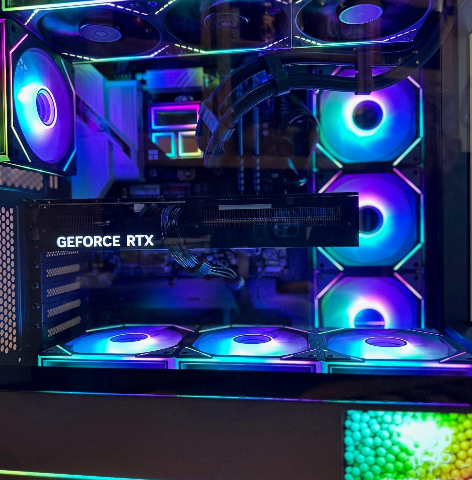 I9-12900K & RTX 5070 12GB / Mid Tower Gaming PC - 5.5" Integrated LCD