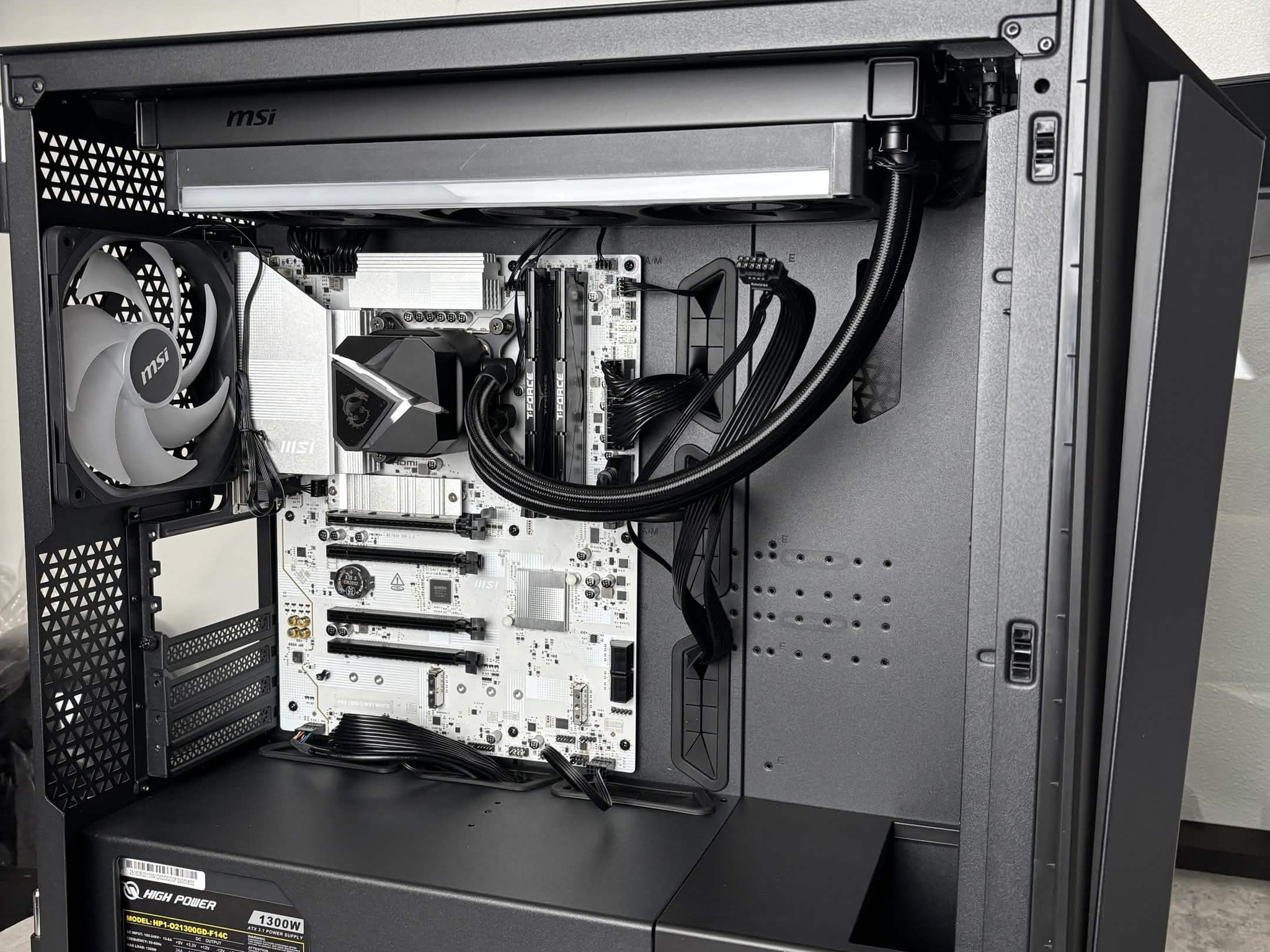 MSI 285K Prebuilt (No GPU)
