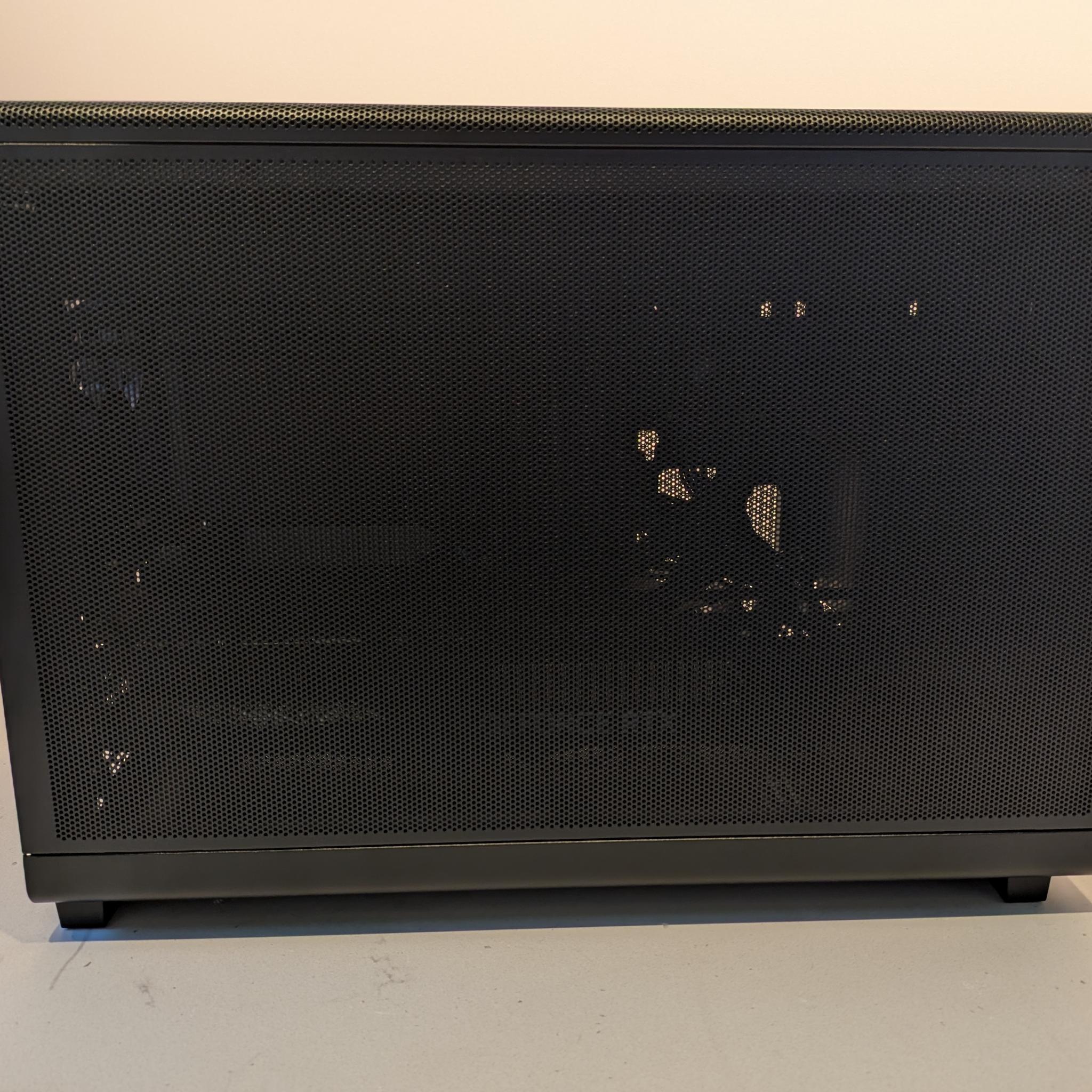 4K Stargate - RTX 5070 Ti, Ryzen 7 9800X3D, 32 GB DDR5, 2 TB Gen 4 NVME, RGB, Liquid Cooled
