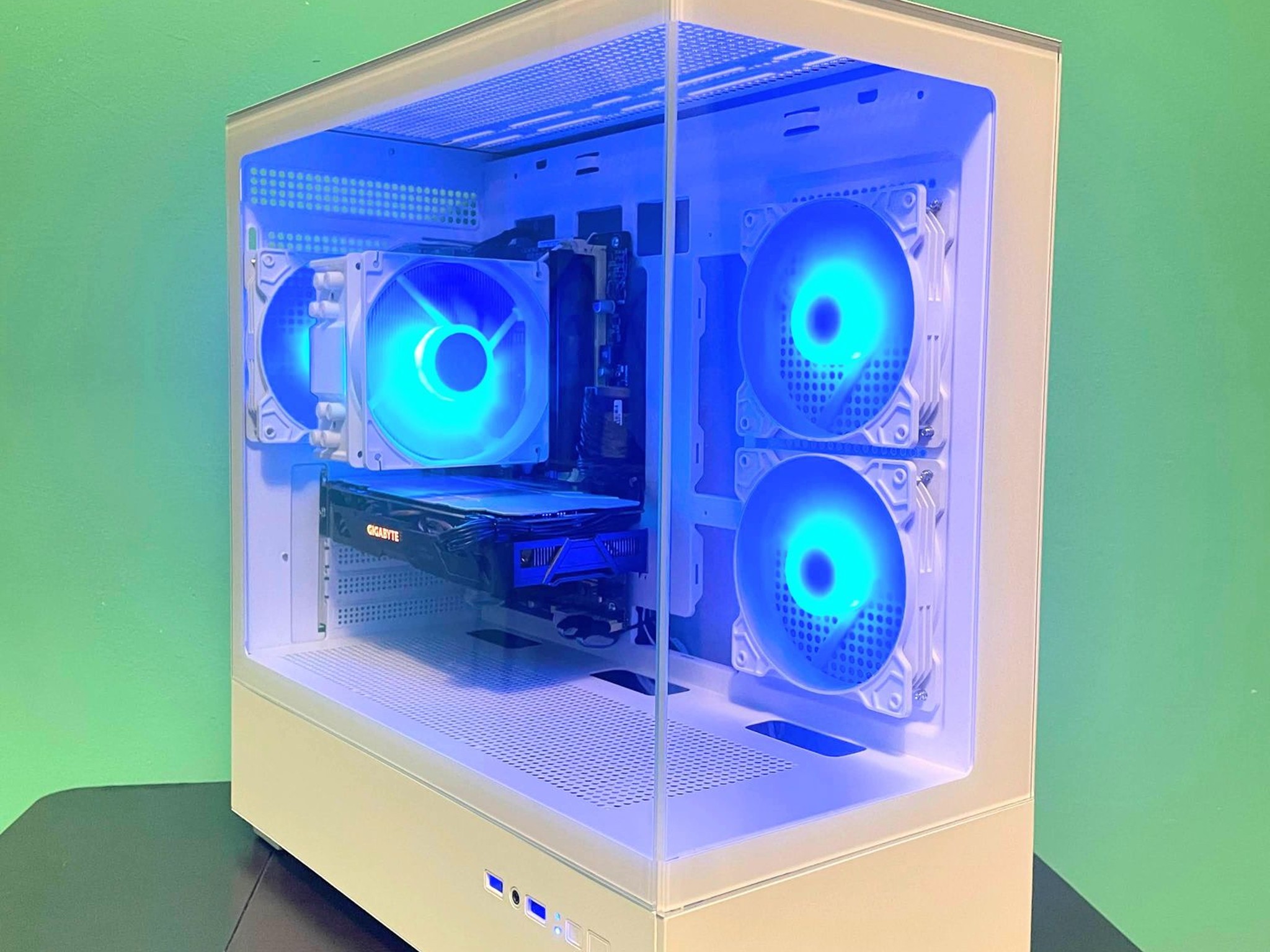 Custom White Glass Gaming PC | Intel i7 / AMD RX580 / 8GB / 1.1TB Win 11 Pro + Wi-Fi